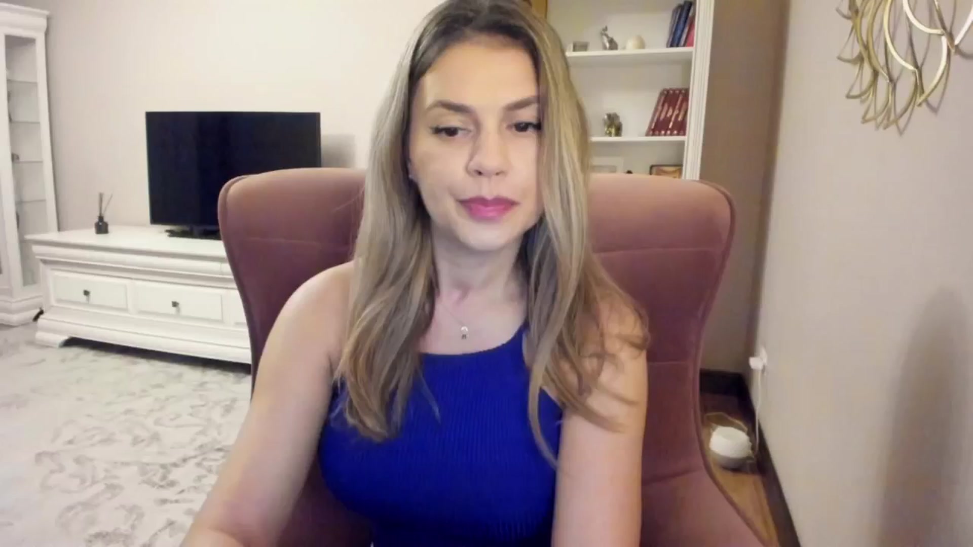 Gallery image thumbnail from Zamioculcas's myfreecams stream on, 08/05/2024, 23:47 image 13 of 20