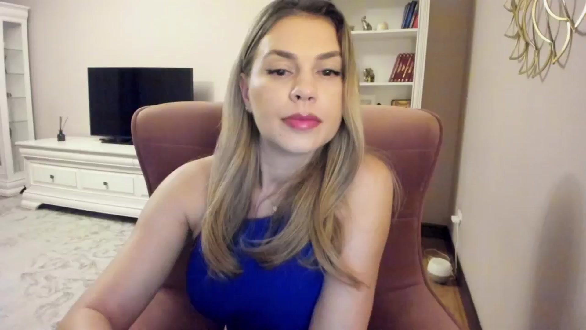 Gallery image thumbnail from Zamioculcas's myfreecams stream on, 08/05/2024, 23:47 image 9 of 20