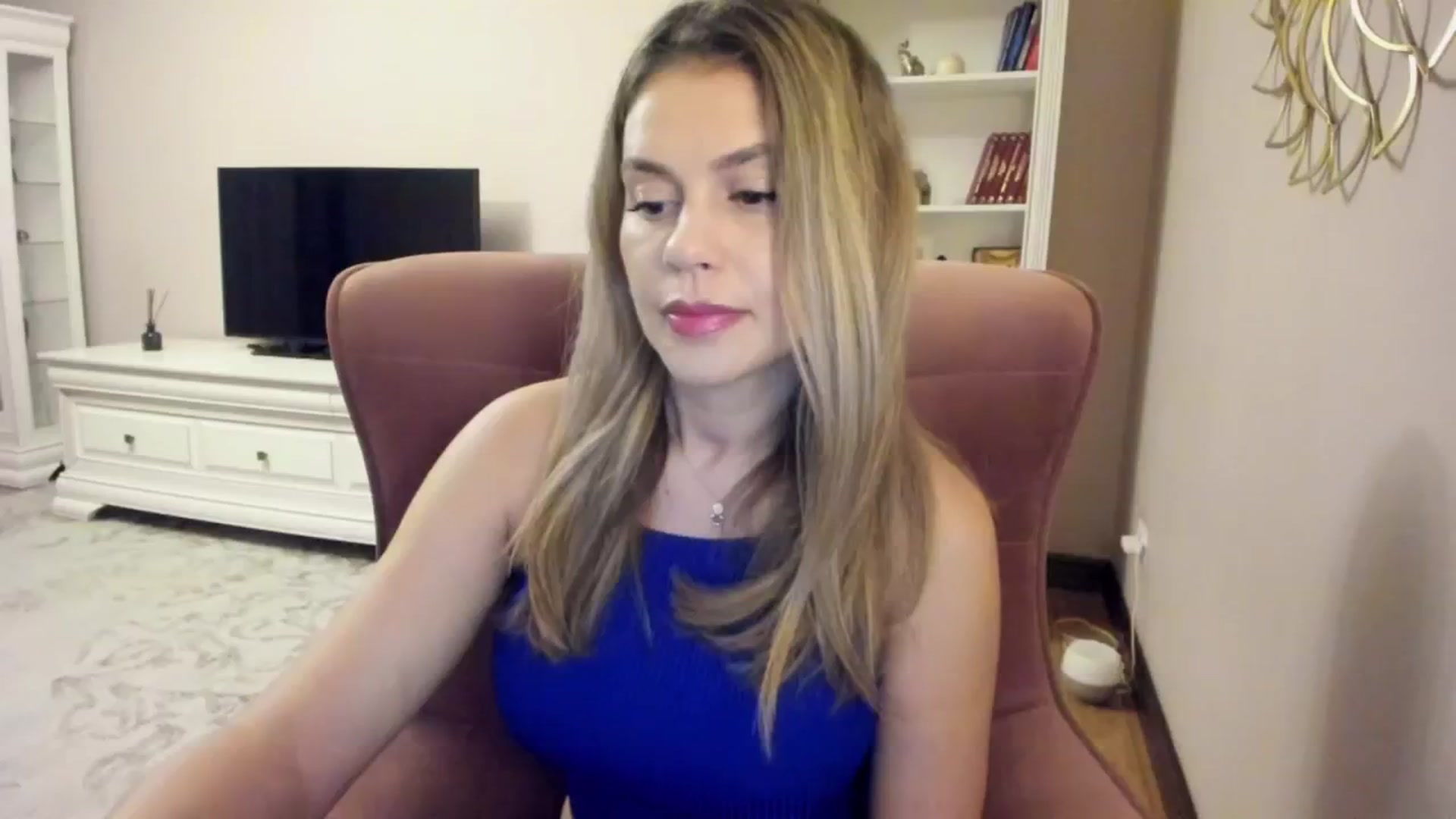 Gallery image thumbnail from Zamioculcas's myfreecams stream on, 08/05/2024, 23:47 image 11 of 20