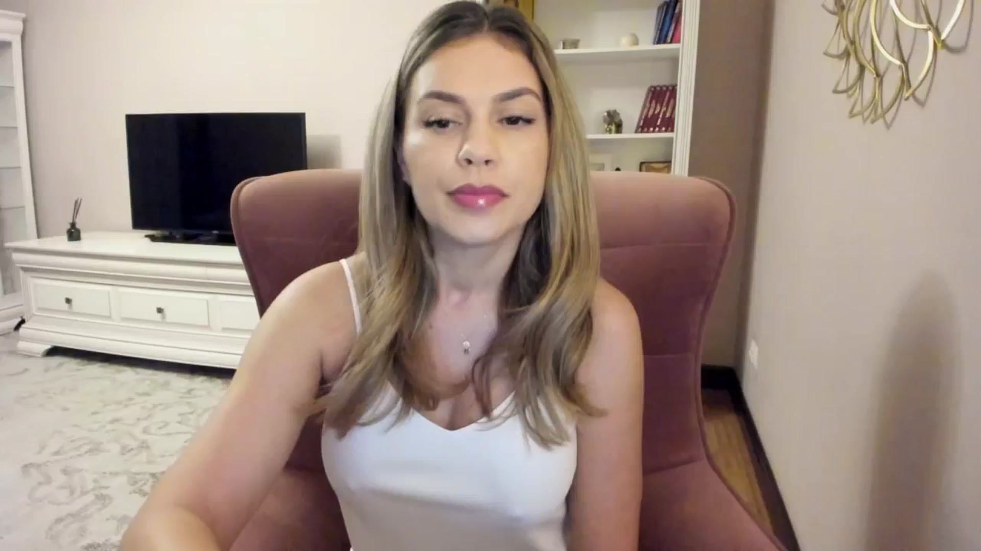 Gallery image thumbnail from Zamioculcas's myfreecams stream on, 08/08/2024, 03:24 image 4 of 20