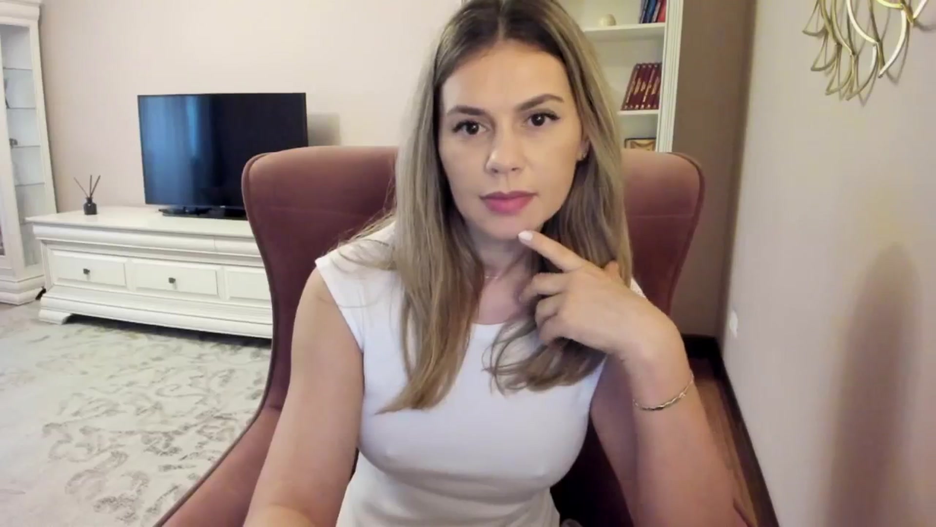Gallery image thumbnail from Zamioculcas's myfreecams stream on, 08/10/2024, 05:07 image 20 of 20