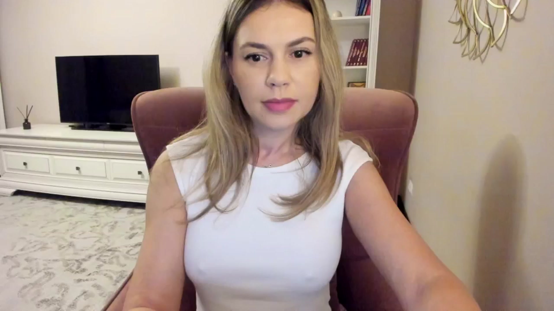 Gallery image thumbnail from Zamioculcas's myfreecams stream on, 08/10/2024, 05:07 image 1 of 20