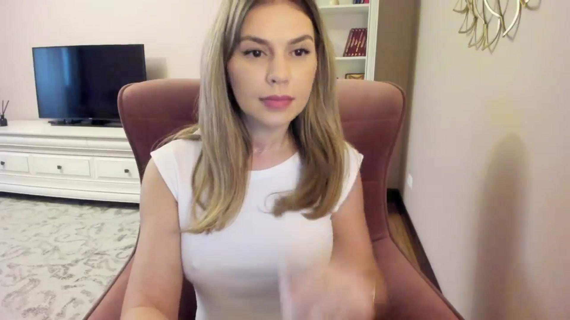 Gallery image thumbnail from Zamioculcas's myfreecams stream on, 08/10/2024, 05:07 image 18 of 20