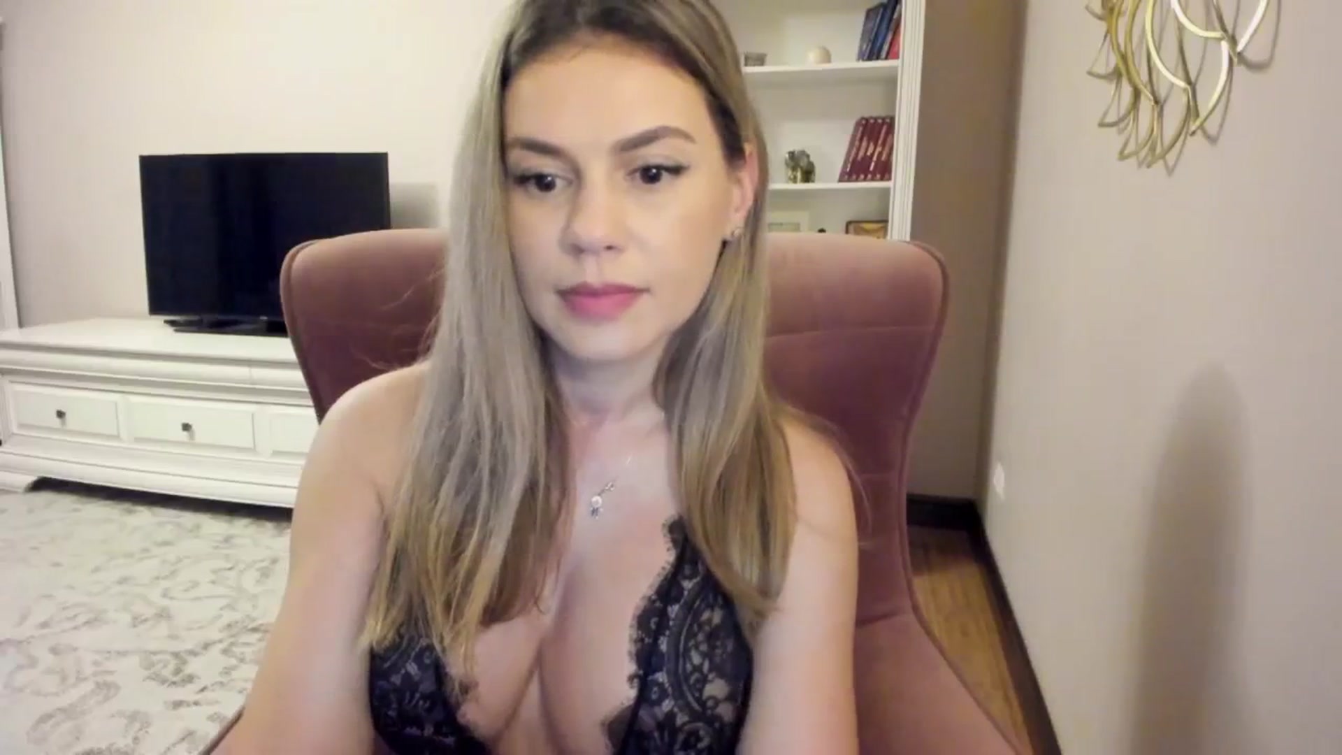 Gallery image thumbnail from Zamioculcas's myfreecams stream on, 08/10/2024, 23:48 image 13 of 20