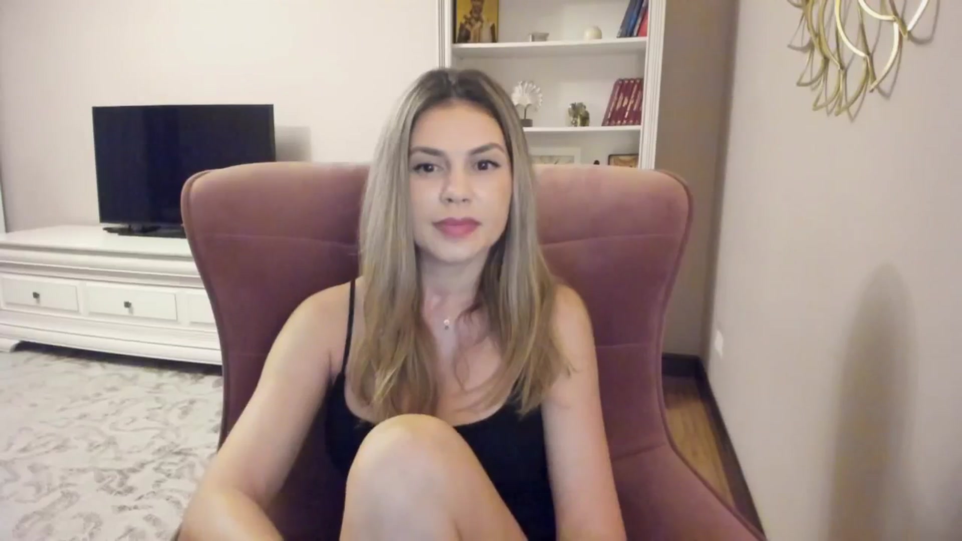 Gallery image thumbnail from Zamioculcas's myfreecams stream on, 08/12/2024, 21:30 image 4 of 20