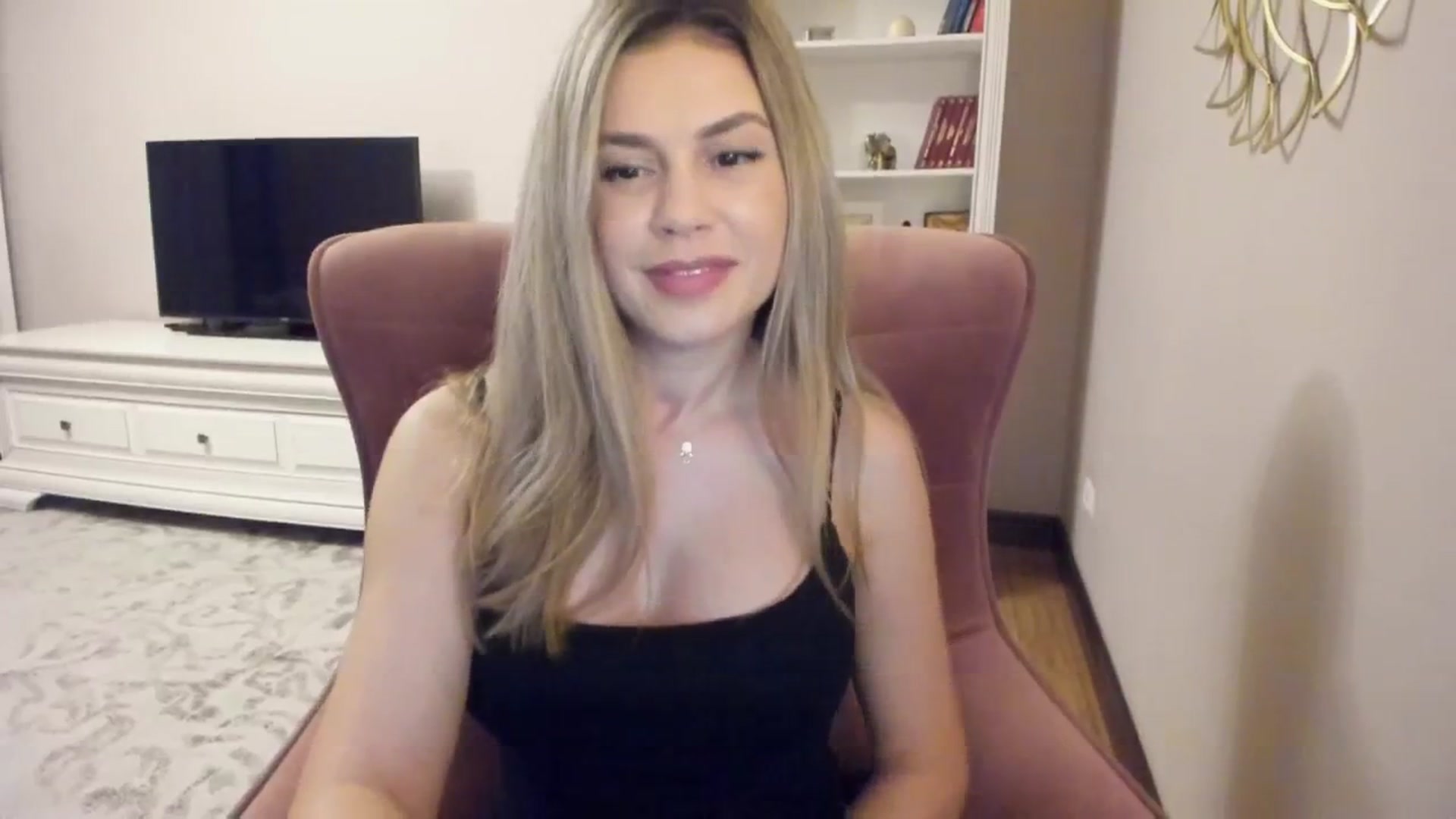Gallery image thumbnail from Zamioculcas's myfreecams stream on, 08/12/2024, 21:30 image 12 of 20