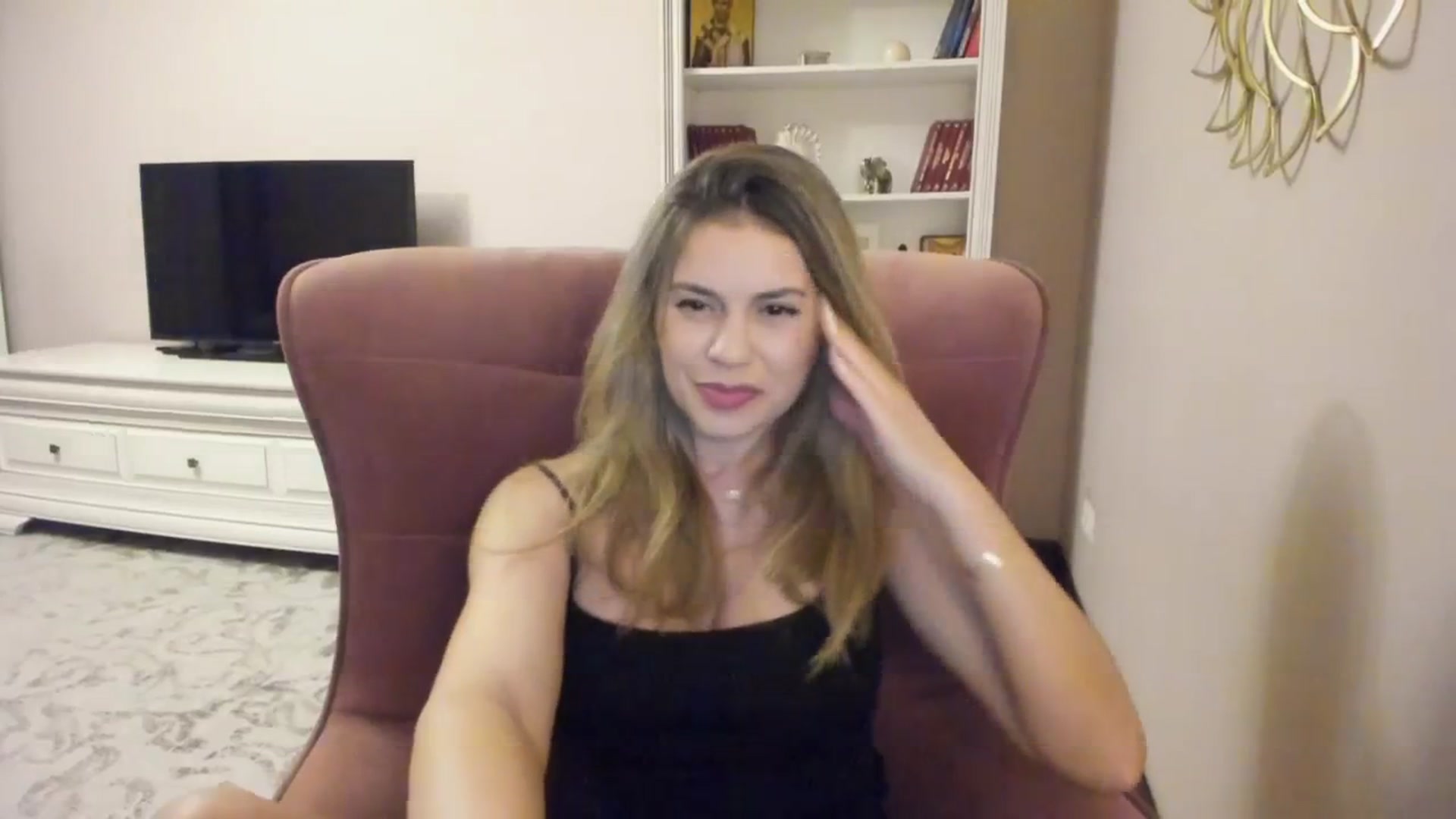 Gallery image thumbnail from Zamioculcas's myfreecams stream on, 08/12/2024, 21:30 image 6 of 20