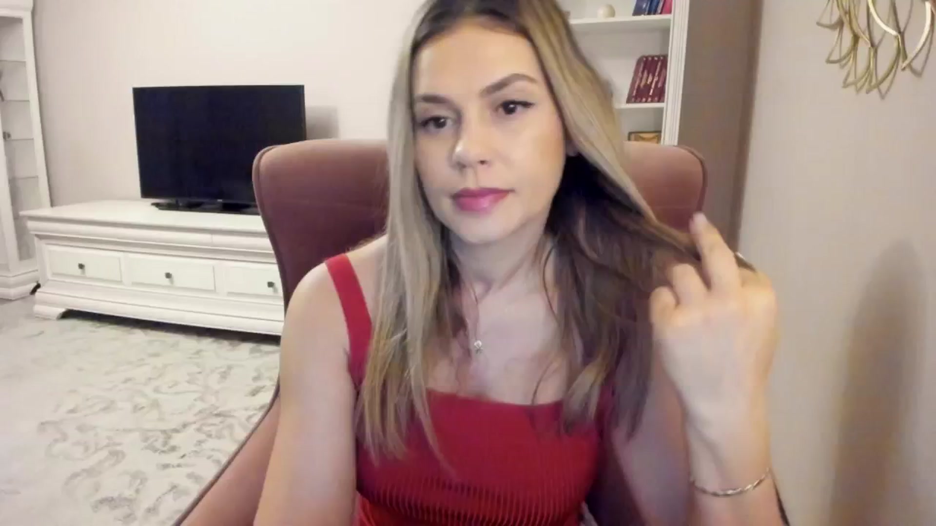 Gallery image thumbnail from Zamioculcas's myfreecams stream on, 08/17/2024, 21:47 image 18 of 20