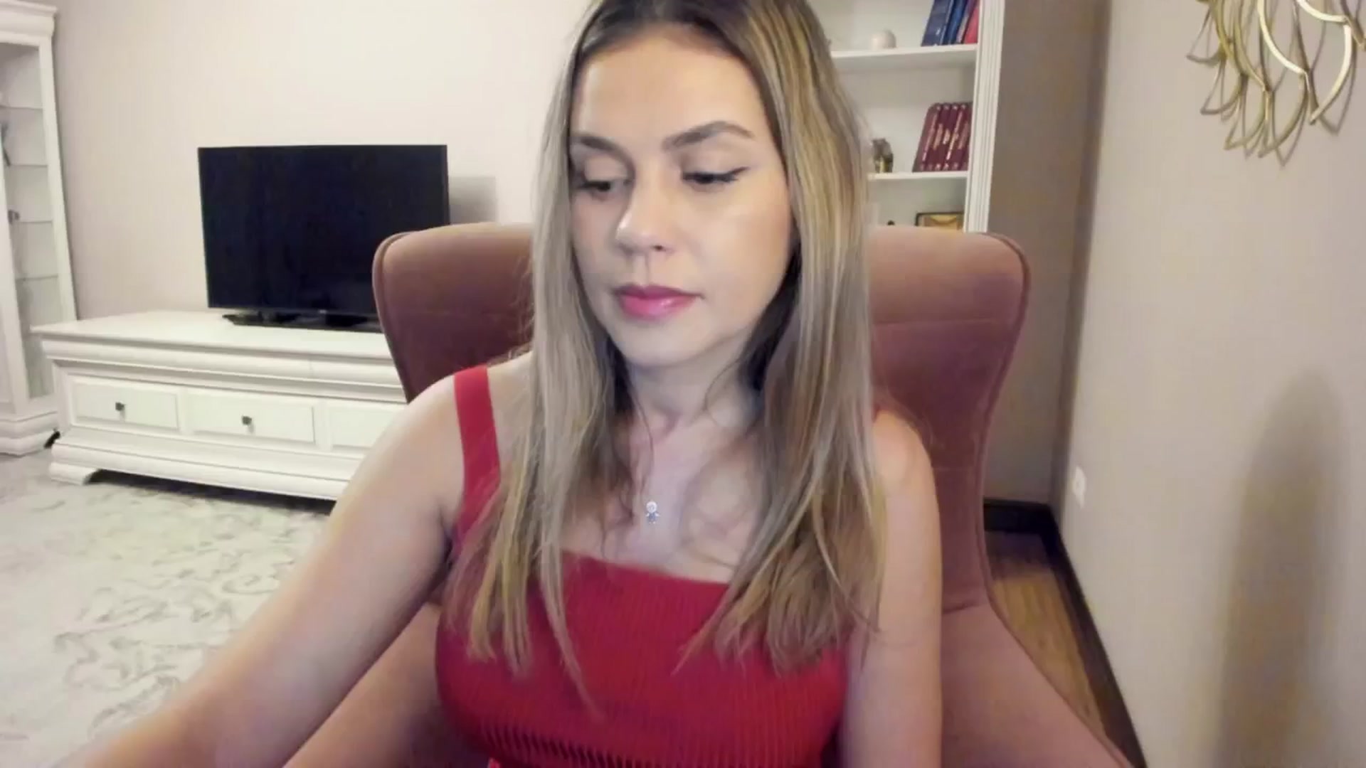 Gallery image thumbnail from Zamioculcas's myfreecams stream on, 08/17/2024, 21:47 image 16 of 20