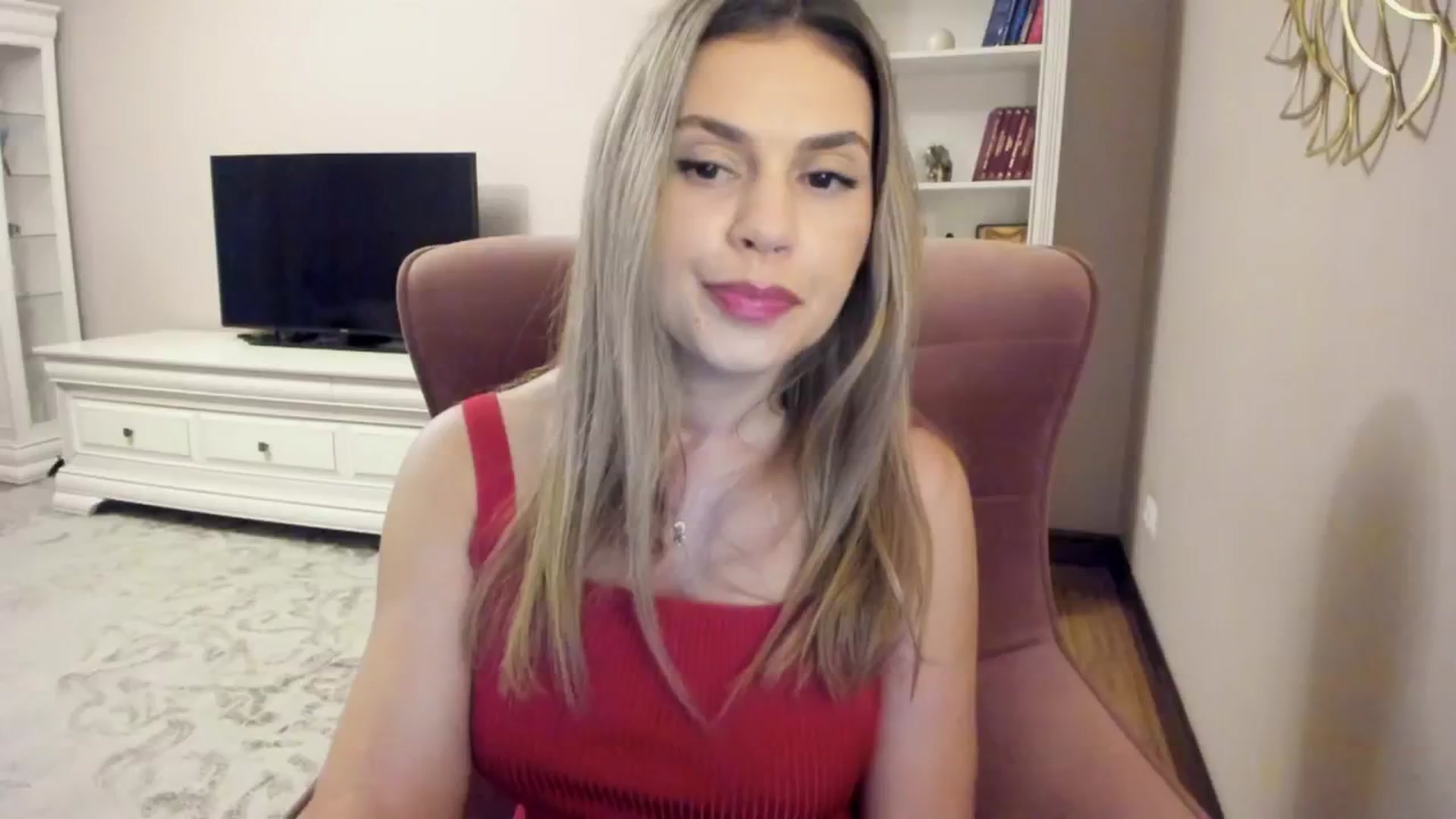 Gallery image thumbnail from Zamioculcas's myfreecams stream on, 08/17/2024, 21:47 image 17 of 20