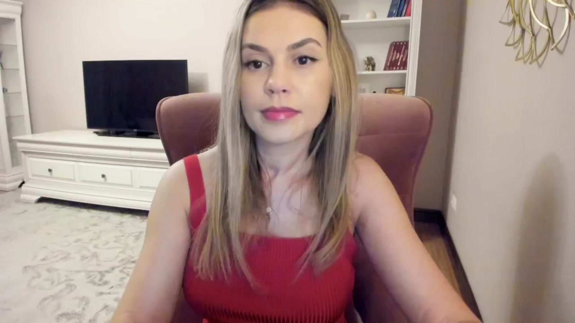 Gallery image thumbnail from Zamioculcas's myfreecams stream on, 08/17/2024, 21:47 image 13 of 20