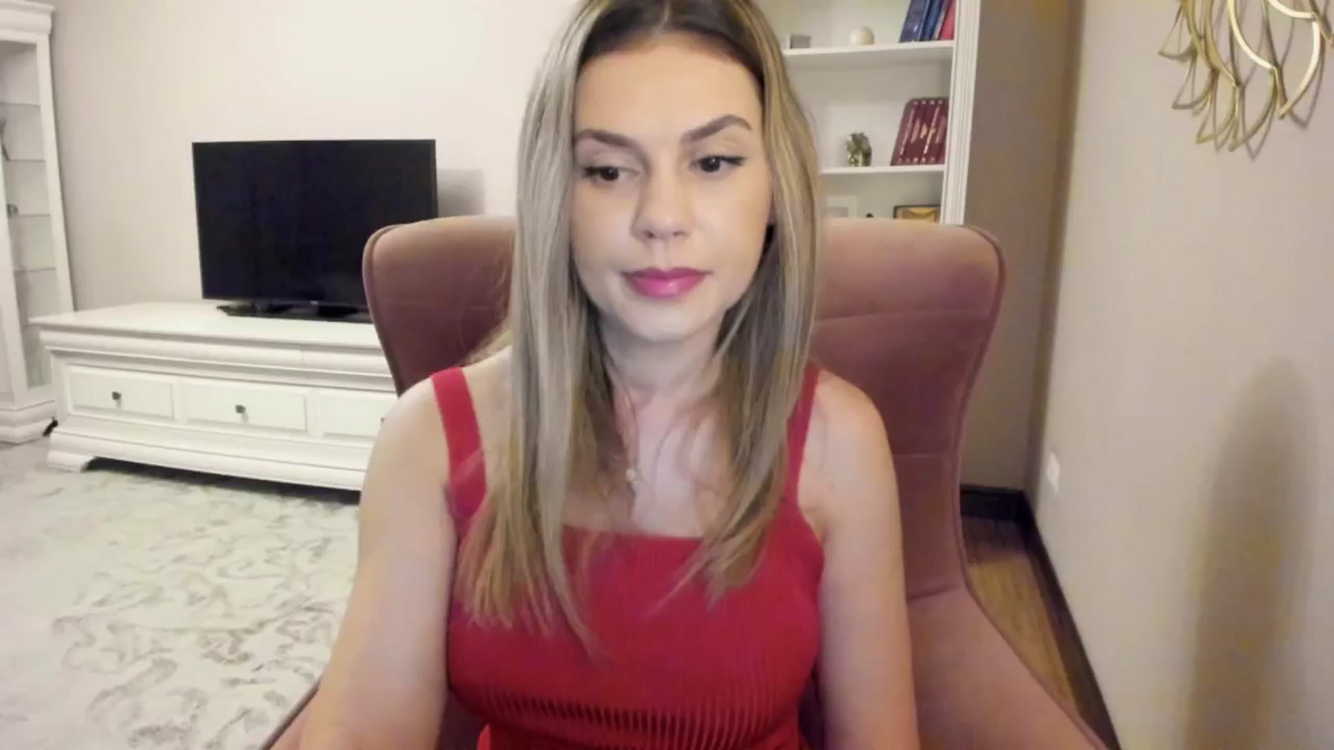 Gallery image thumbnail from Zamioculcas's myfreecams stream on, 08/17/2024, 21:47 image 12 of 20