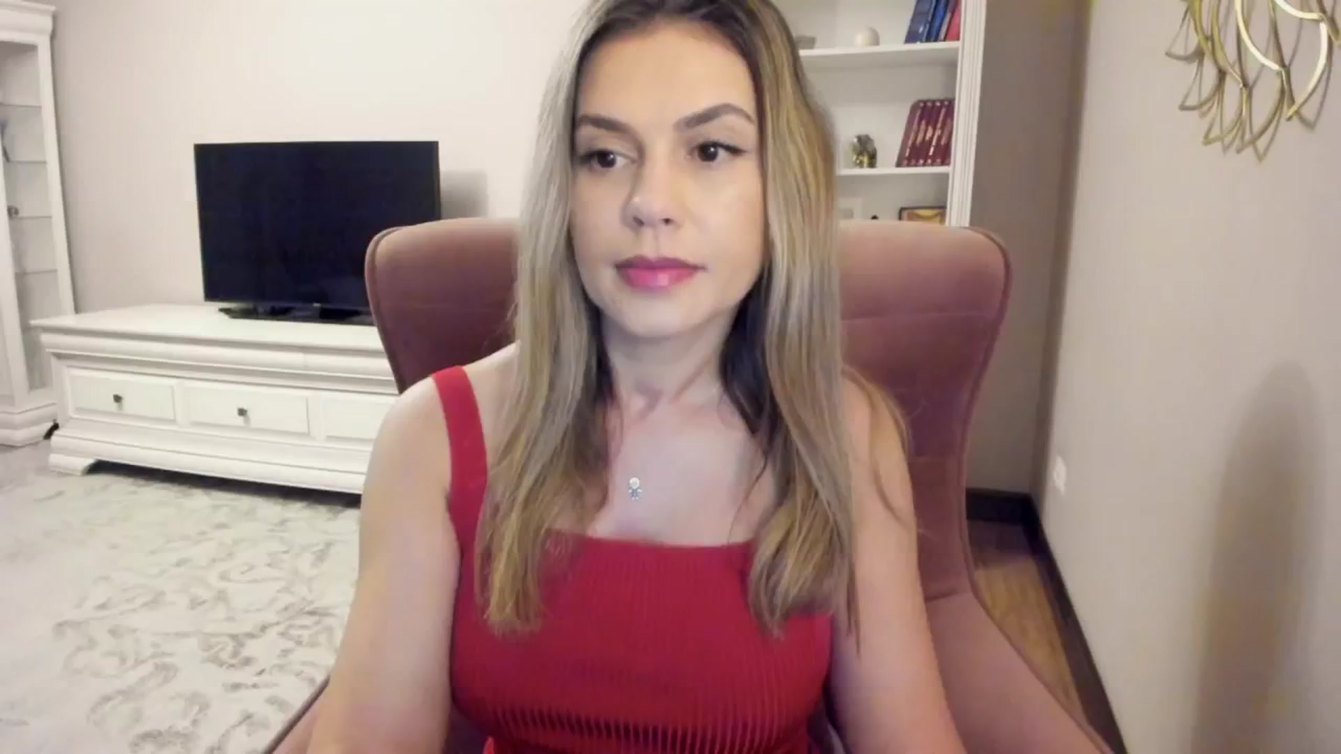 Gallery image thumbnail from Zamioculcas's myfreecams stream on, 08/17/2024, 21:47 image 9 of 20