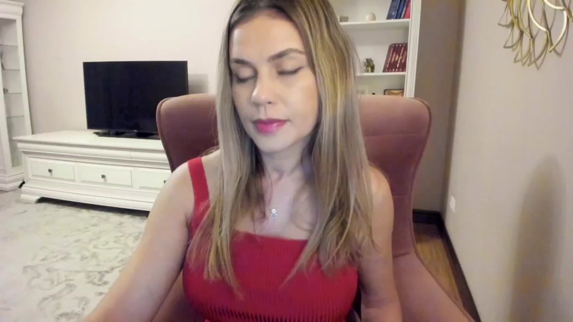 Gallery image thumbnail from Zamioculcas's myfreecams stream on, 08/17/2024, 21:47 image 15 of 20