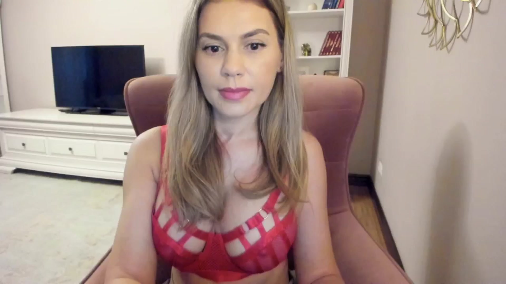 Gallery image thumbnail from Zamioculcas's myfreecams stream on, 09/06/2024, 04:48 image 15 of 20