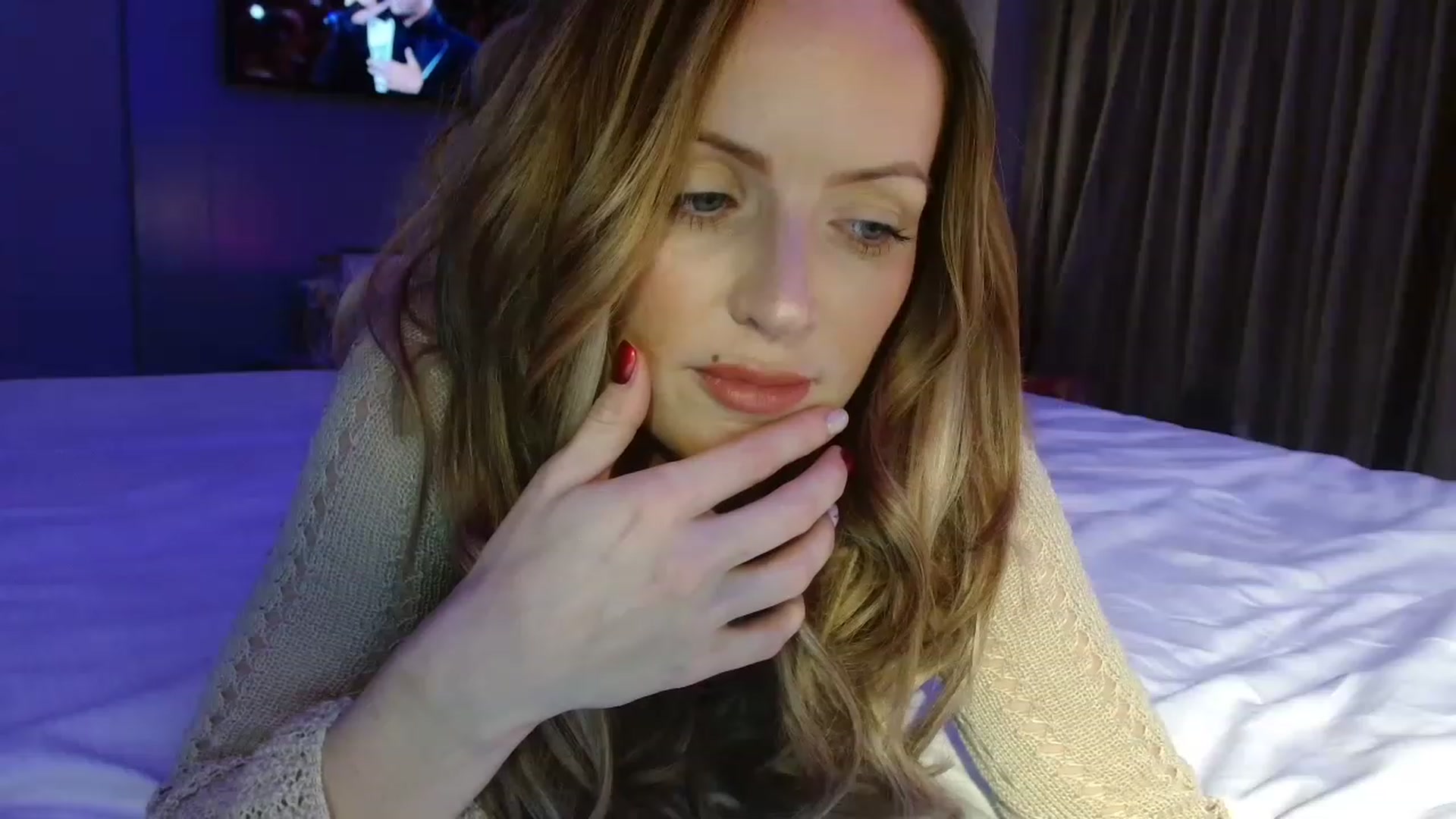 Gallery image thumbnail from Zara_oxox's myfreecams stream on, 11/26/2022, 02:09 image 4 of 20