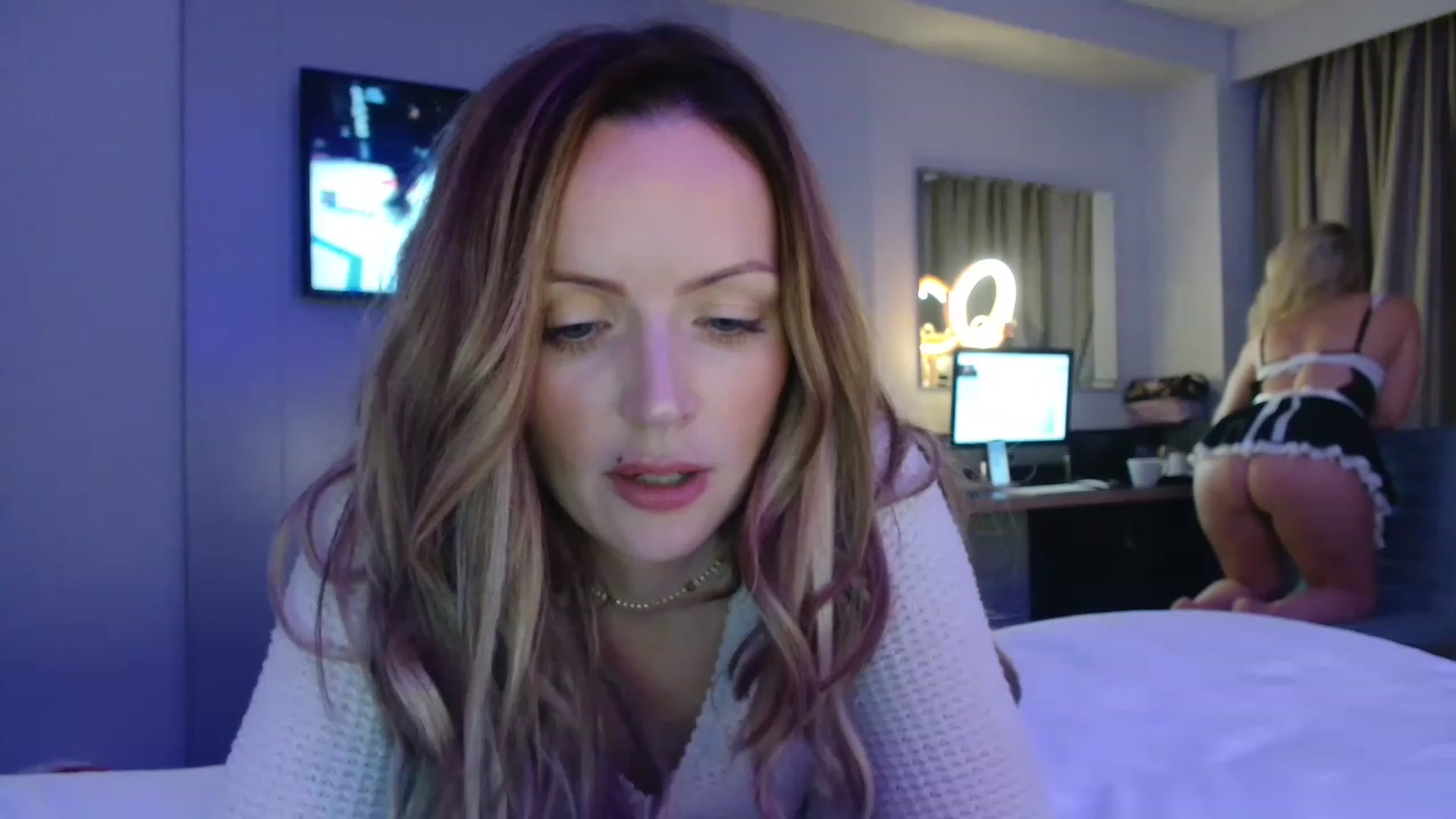 Gallery image thumbnail from Zara_oxox's myfreecams stream on, 11/26/2022, 02:09 image 19 of 20