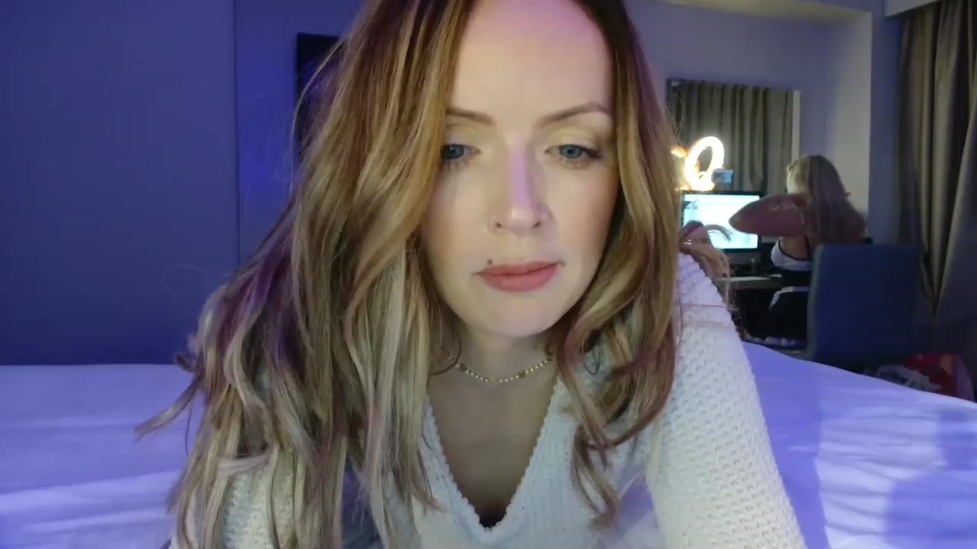 Gallery image thumbnail from Zara_oxox's myfreecams stream on, 11/26/2022, 03:33 image 9 of 20