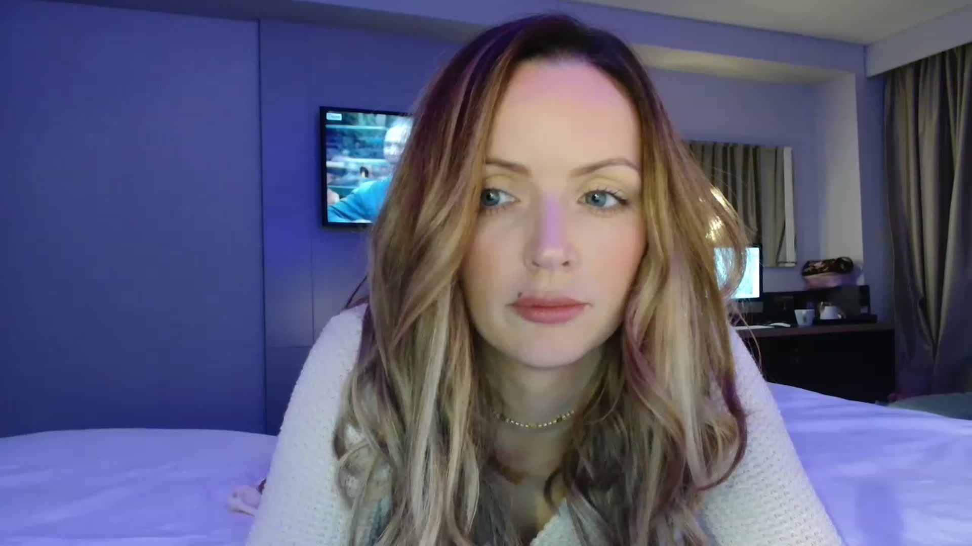 Gallery image thumbnail from Zara_oxox's myfreecams stream on, 11/26/2022, 03:33 image 3 of 20