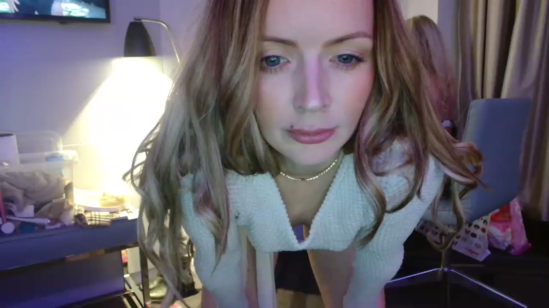 Gallery image thumbnail from Zara_oxox's myfreecams stream on, 11/26/2022, 03:33 image 6 of 20