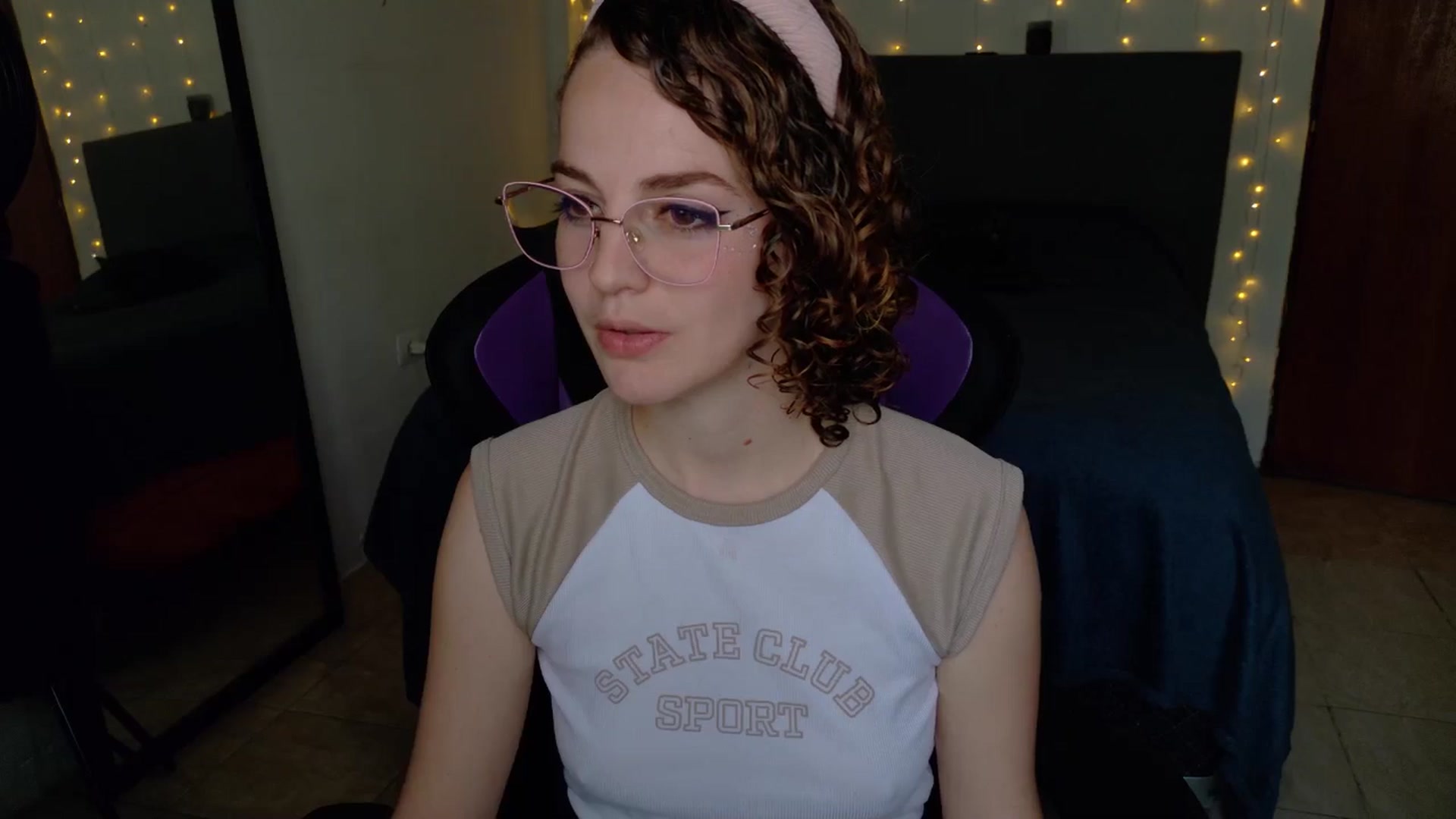 Gallery image thumbnail from Zefyra1's myfreecams stream on, 09/17/2025, 15:30 image 8 of 20