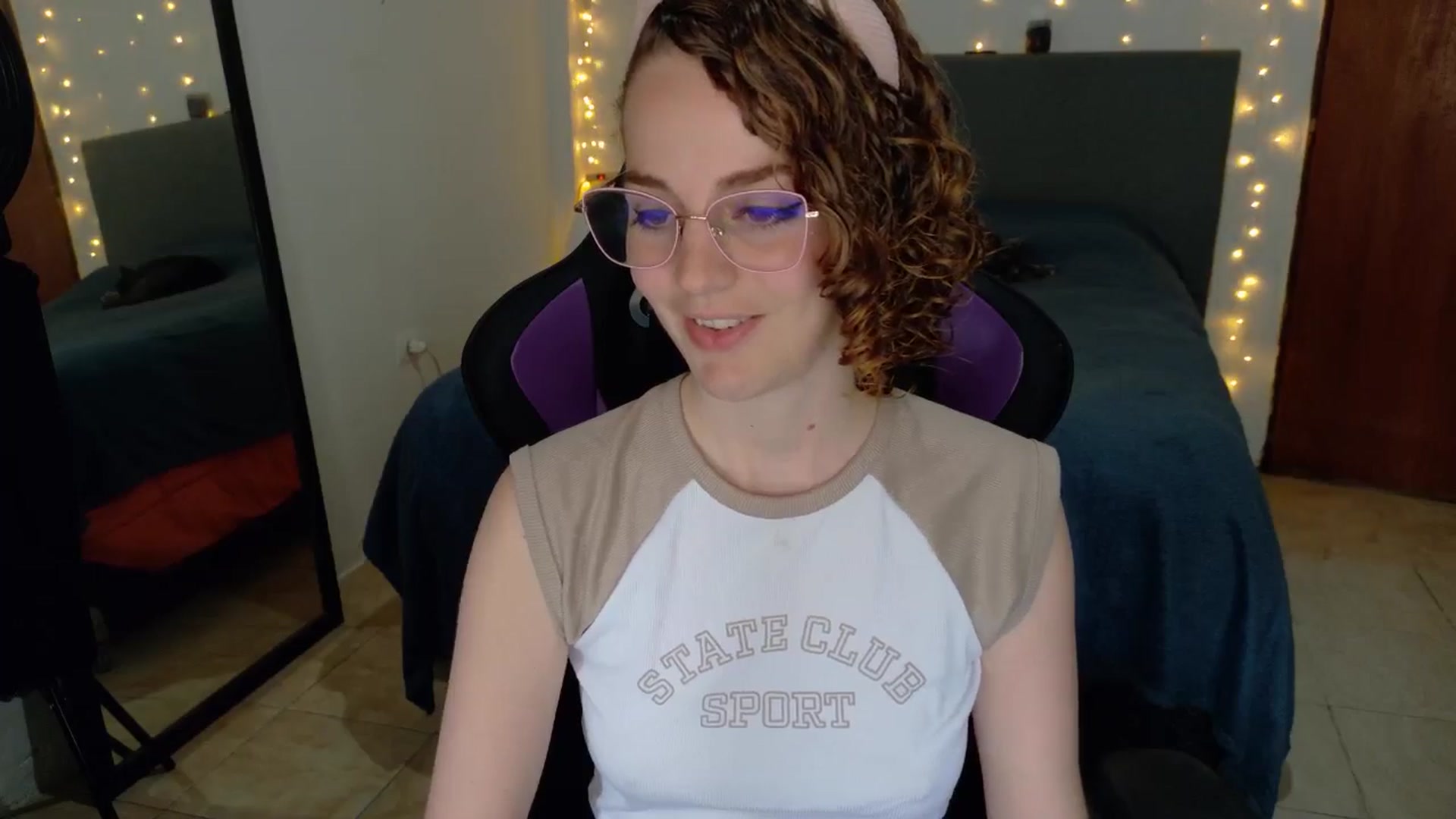 Gallery image thumbnail from Zefyra1's myfreecams stream on, 09/17/2025, 15:30 image 20 of 20