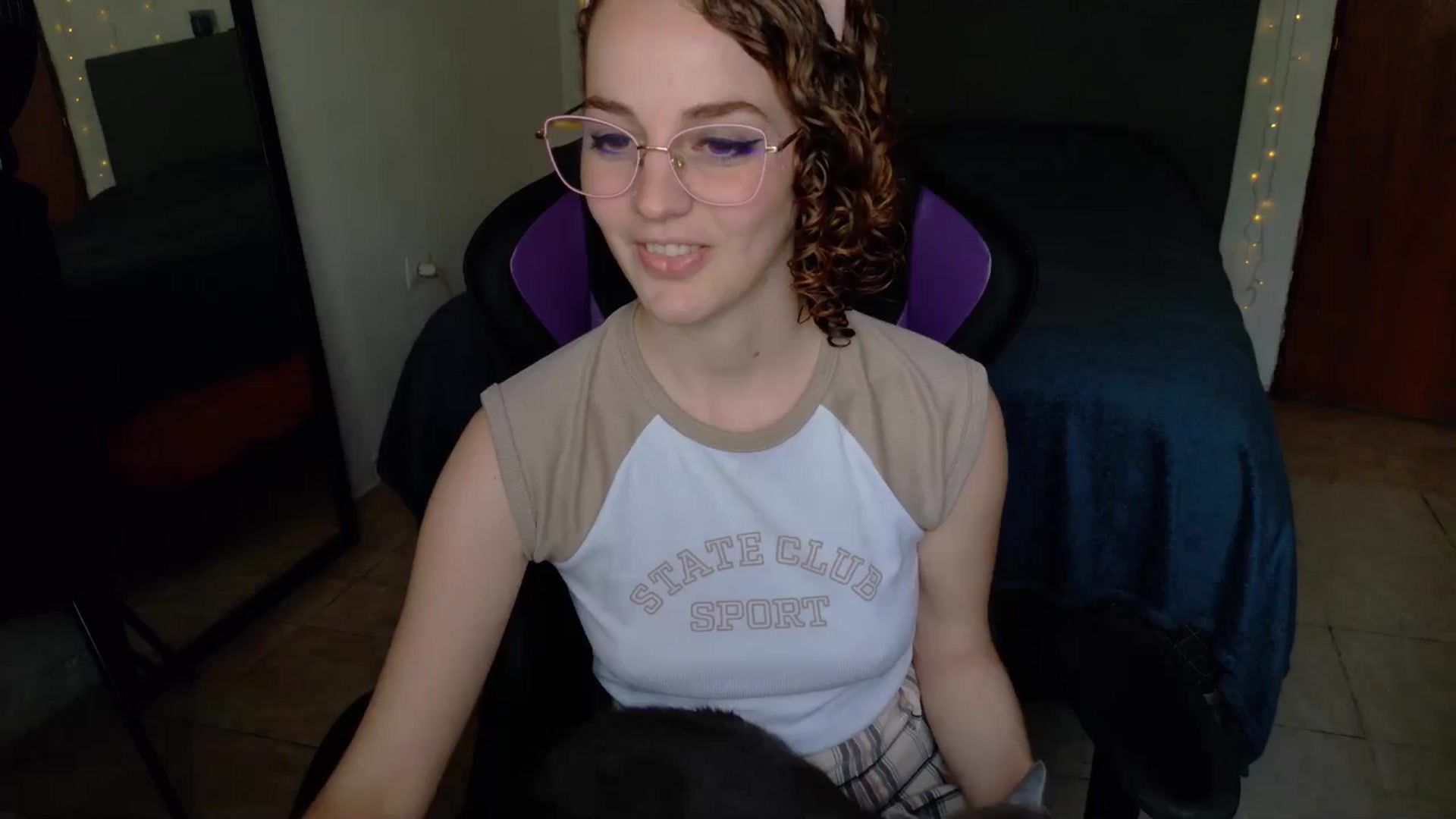 Gallery image thumbnail from Zefyra1's myfreecams stream on, 09/17/2025, 15:30 image 1 of 20