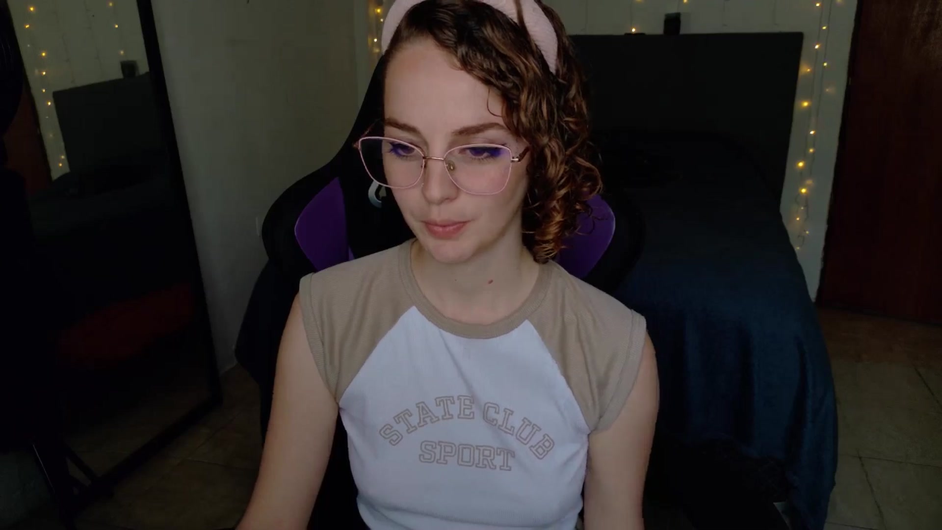 Gallery image thumbnail from Zefyra1's myfreecams stream on, 09/17/2025, 15:30 image 11 of 20