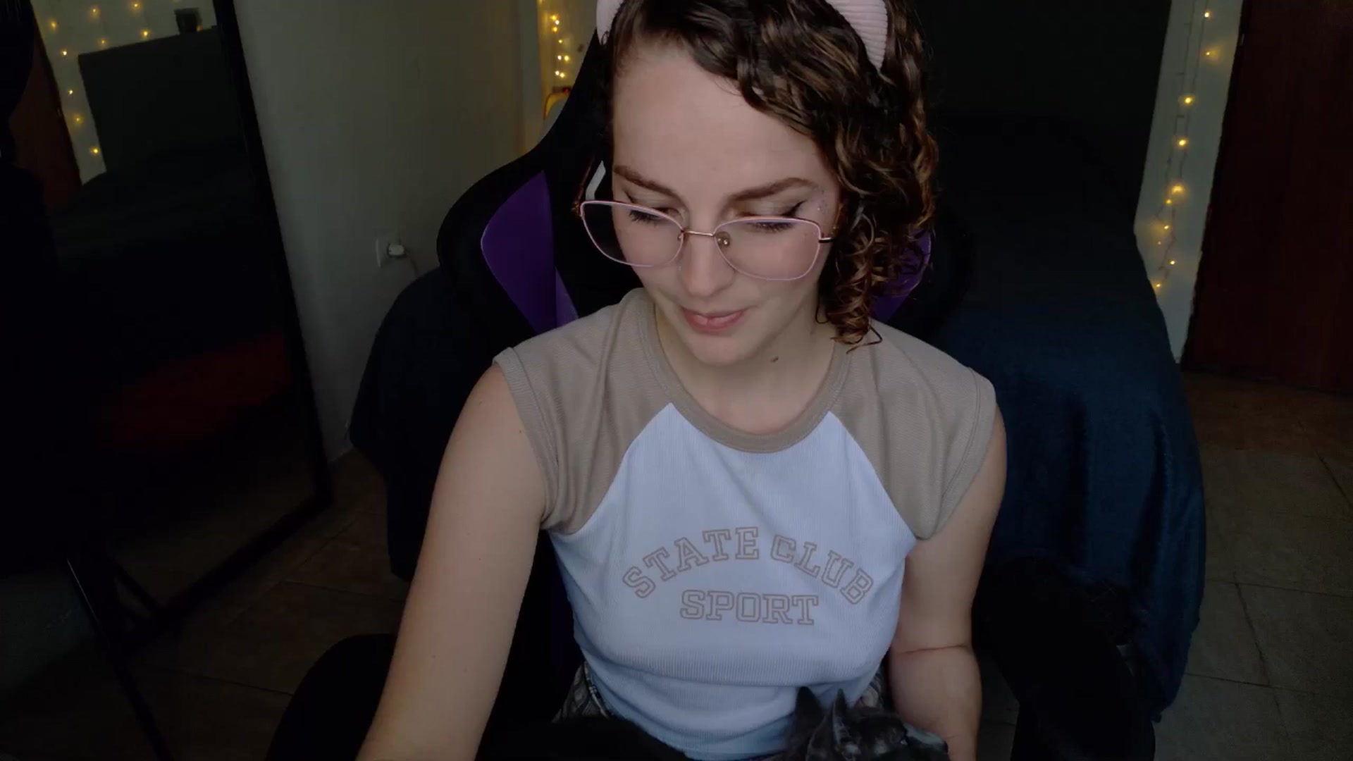 Gallery image thumbnail from Zefyra1's myfreecams stream on, 09/17/2025, 15:30 image 2 of 20
