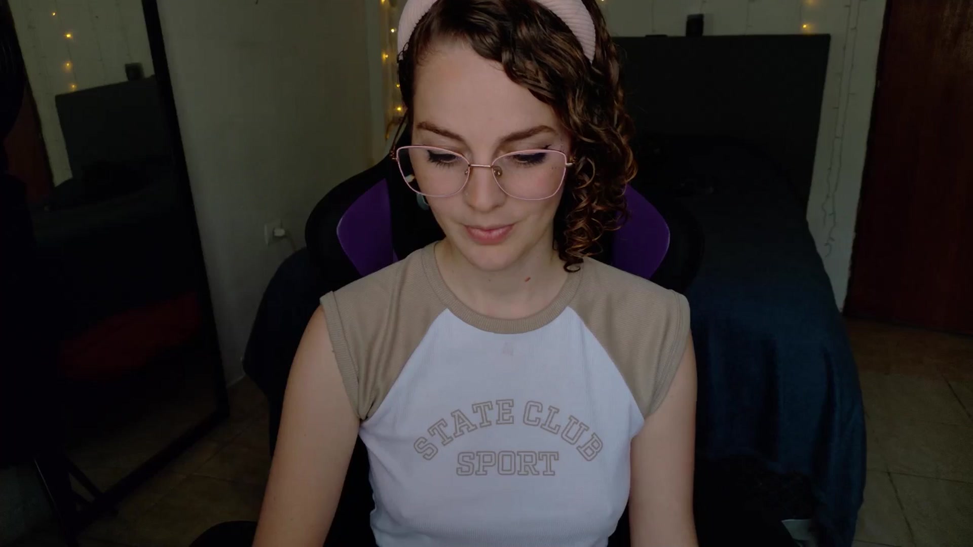 Gallery image thumbnail from Zefyra1's myfreecams stream on, 09/17/2025, 15:30 image 7 of 20