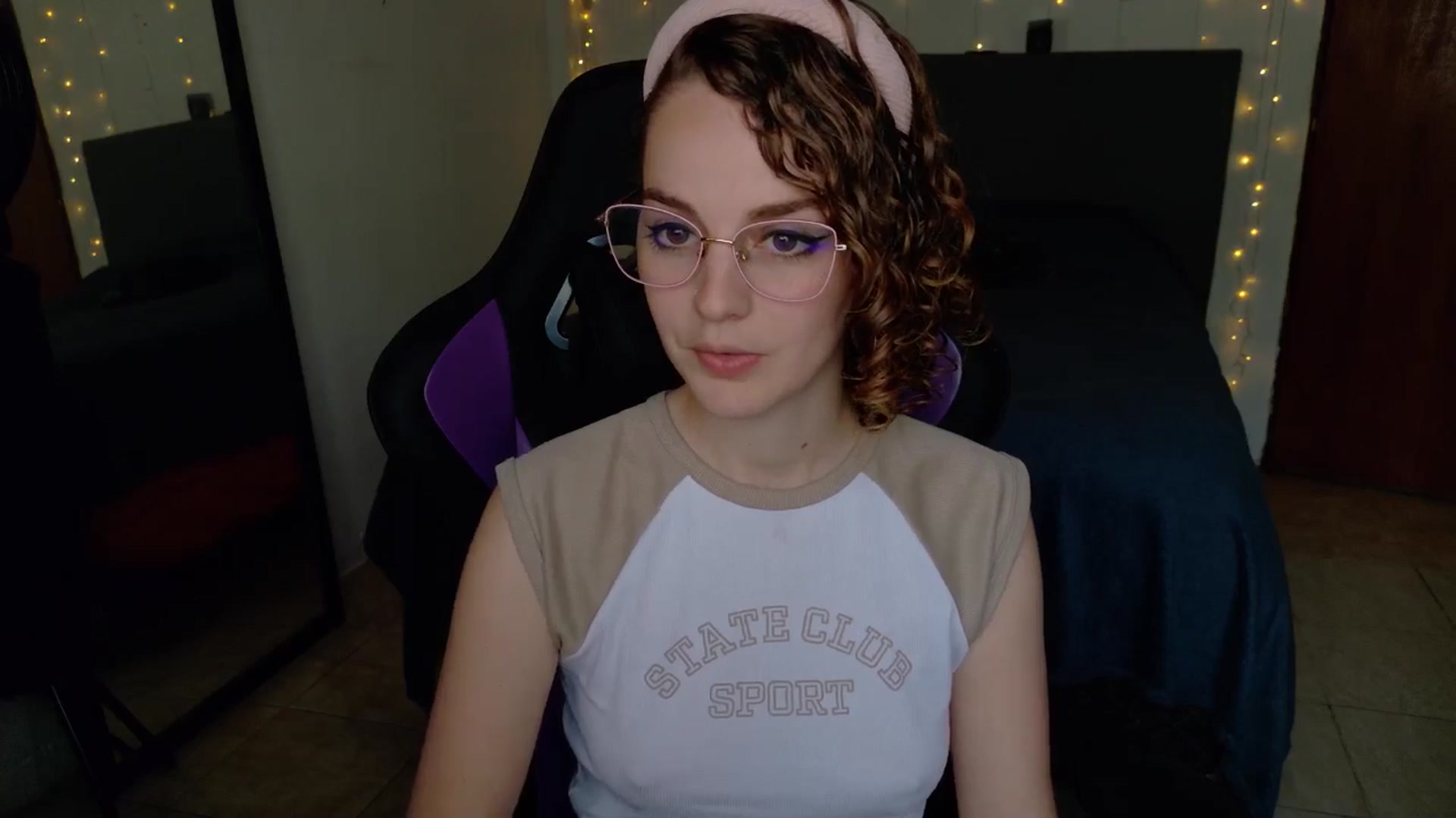 Gallery image thumbnail from Zefyra1's myfreecams stream on, 09/17/2025, 15:30 image 13 of 20