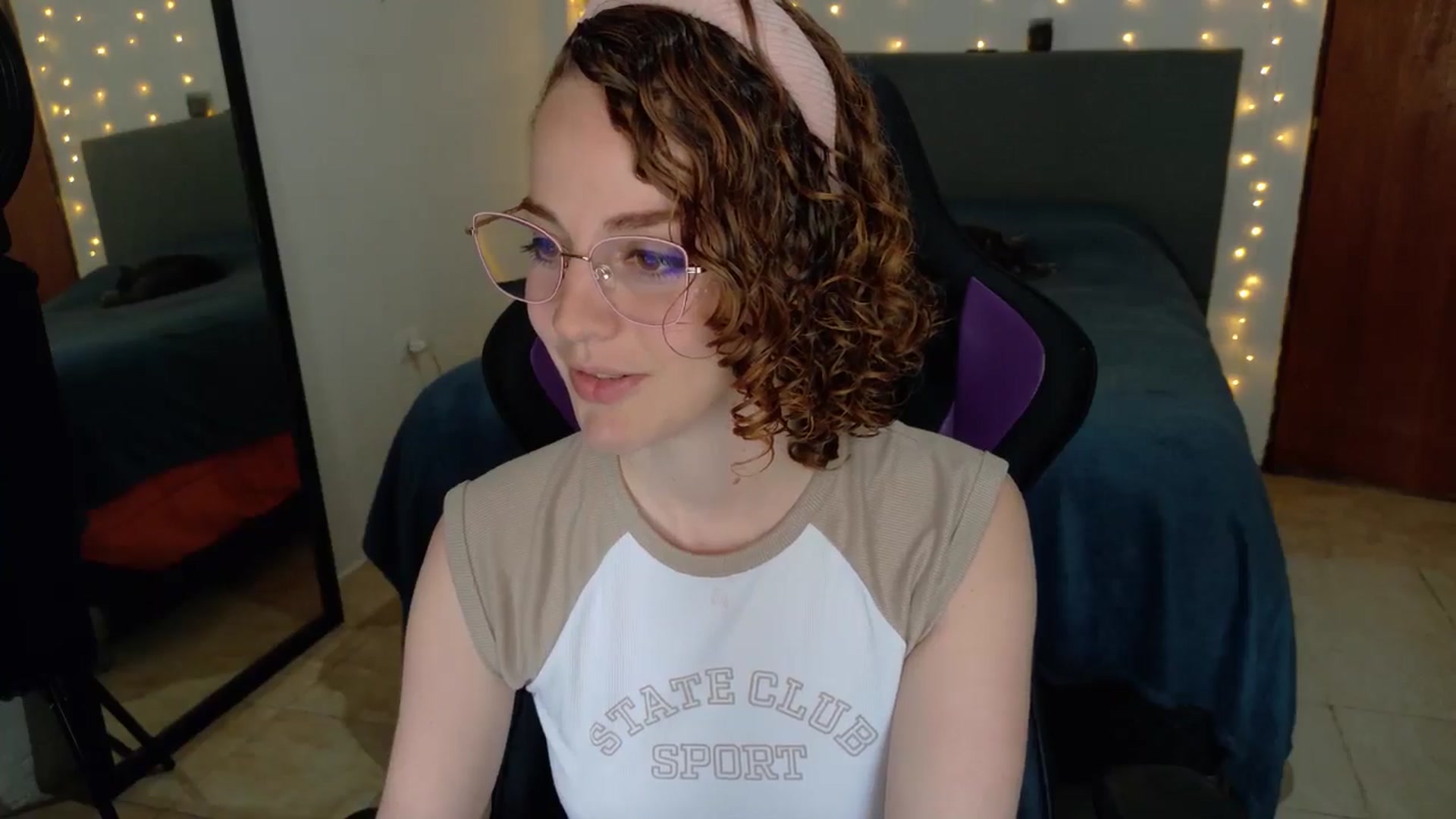 Gallery image thumbnail from Zefyra1's myfreecams stream on, 09/17/2025, 15:30 image 19 of 20