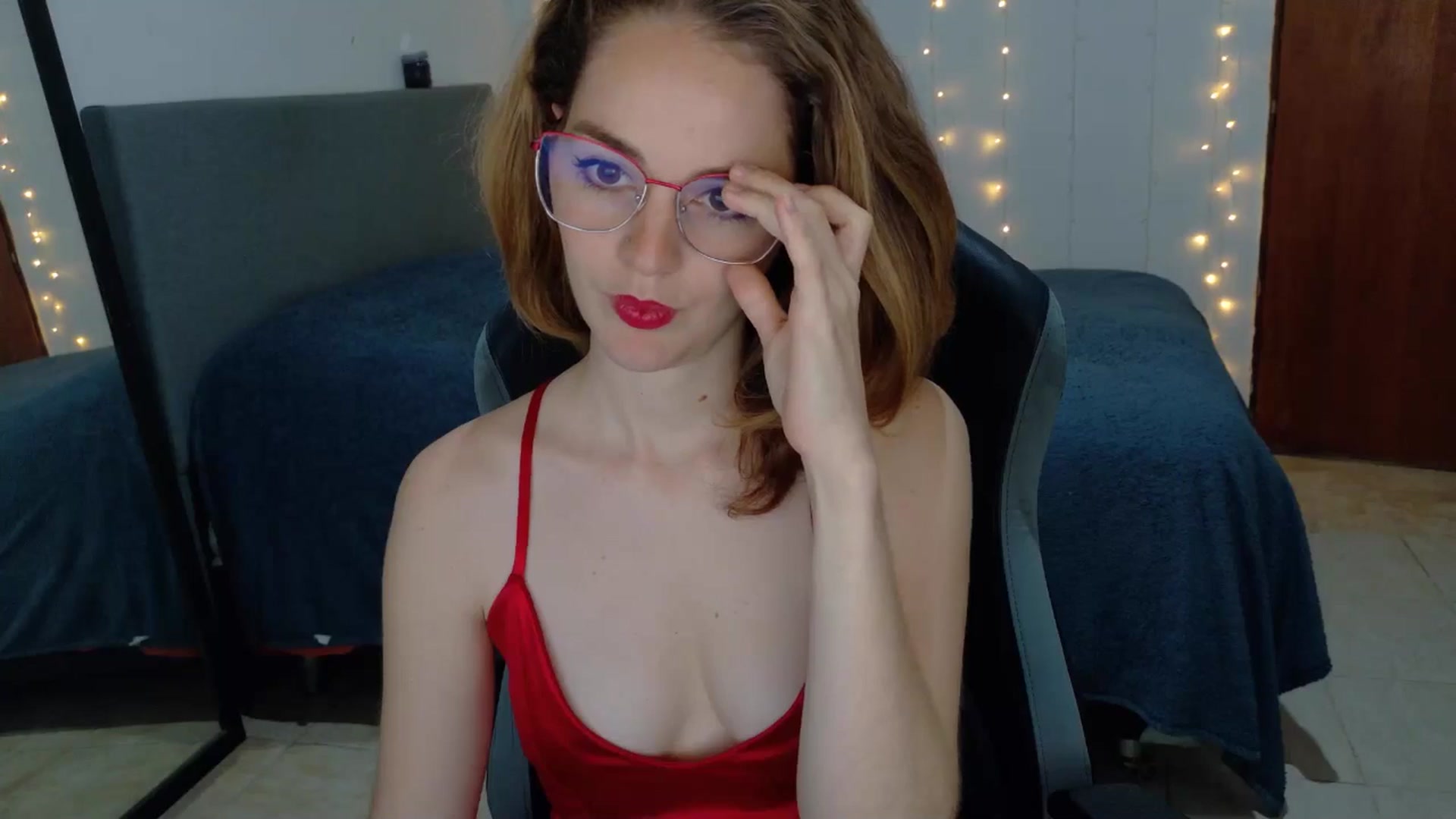 Gallery image thumbnail from Zefyra1's myfreecams stream on, 12/06/2025, 14:28 image 4 of 20