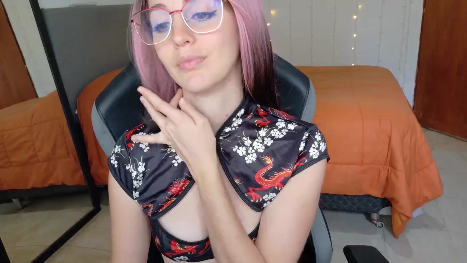 Gallery image thumbnail from Zefyra1's myfreecams stream on, 03/09/2026, 15:40 image 13 of 20
