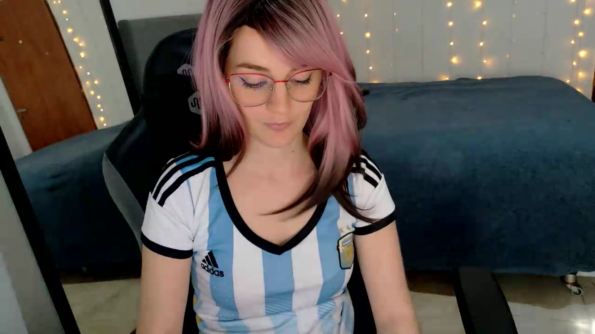 Gallery image thumbnail from Zefyra1's myfreecams stream on, 07/07/2026, 17:44 image 14 of 20