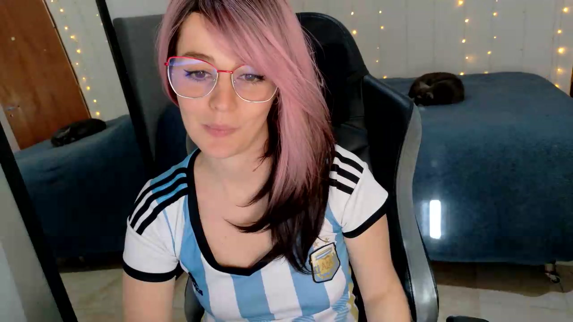 Gallery image thumbnail from Zefyra1's myfreecams stream on, 07/07/2026, 18:47 image 9 of 20