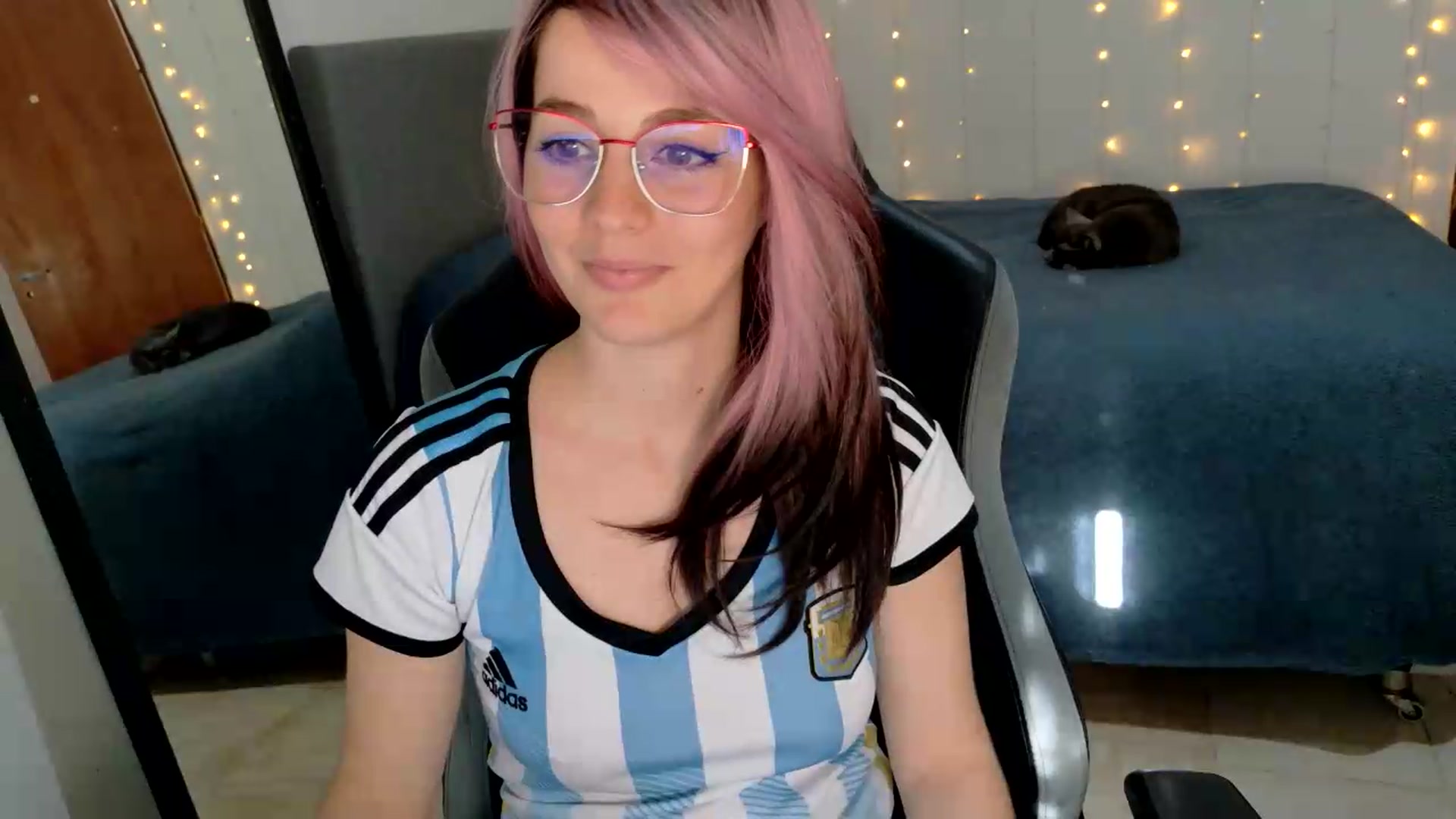 Gallery image thumbnail from Zefyra1's myfreecams stream on, 07/07/2026, 18:47 image 8 of 20