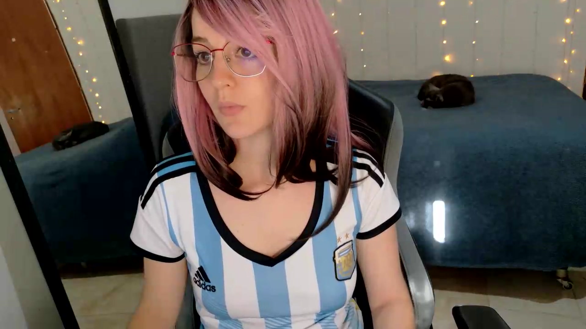 Gallery image thumbnail from Zefyra1's myfreecams stream on, 07/07/2026, 18:47 image 14 of 20