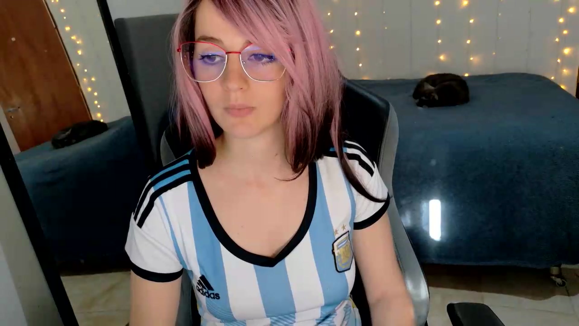 Gallery image thumbnail from Zefyra1's myfreecams stream on, 07/07/2026, 18:47 image 13 of 20