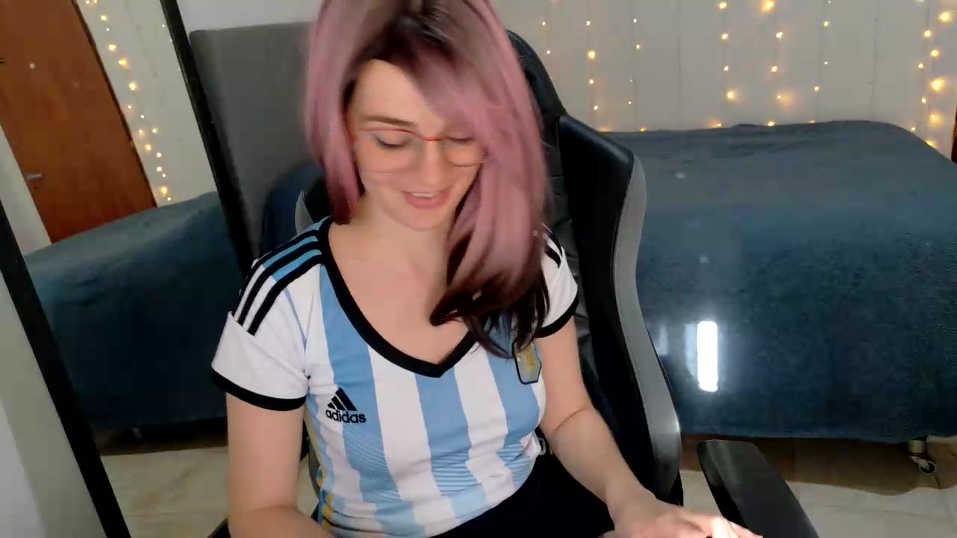 Gallery image thumbnail from Zefyra1's myfreecams stream on, 07/07/2026, 18:47 image 19 of 20
