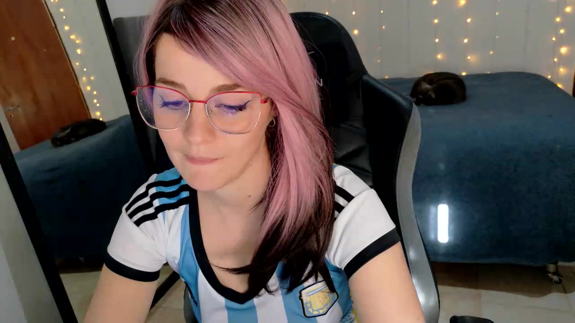 Gallery image thumbnail from Zefyra1's myfreecams stream on, 07/07/2026, 18:47 image 4 of 20