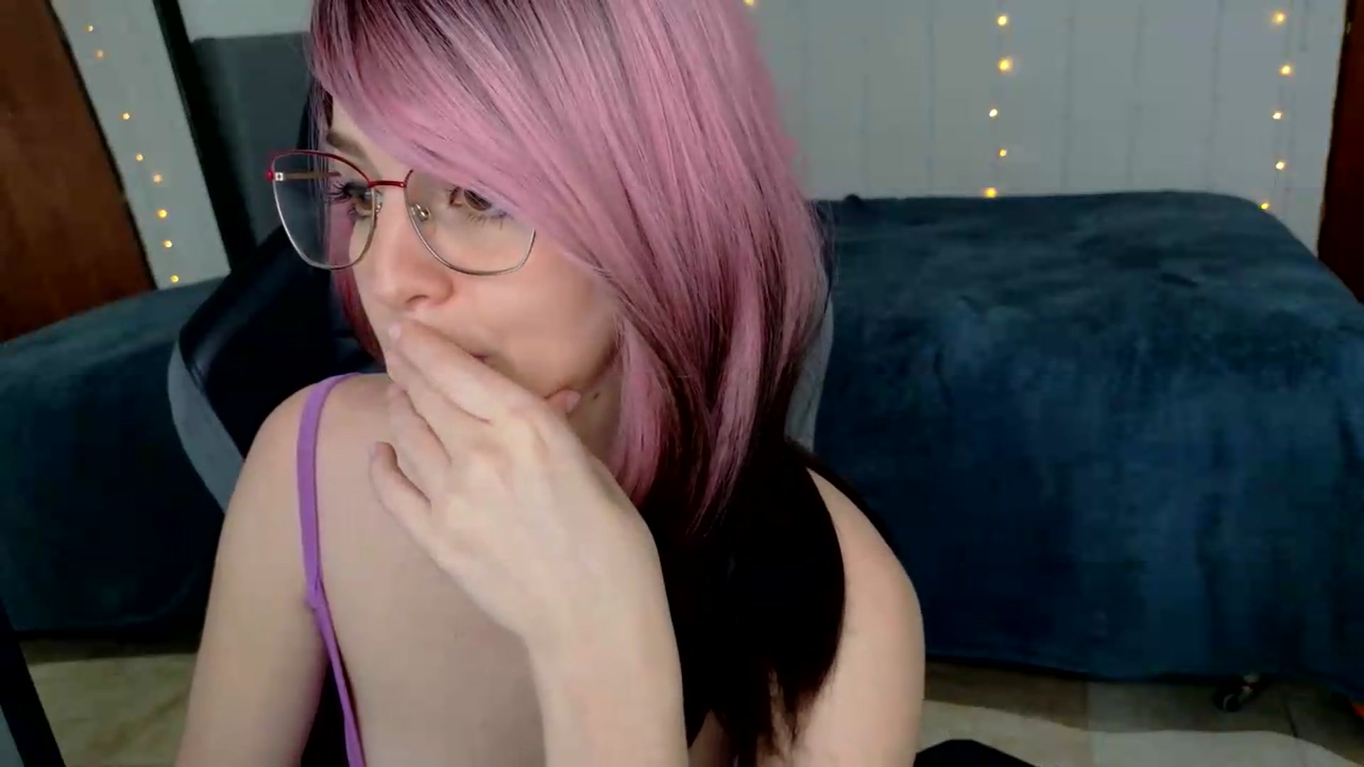 Gallery image thumbnail from Zefyra1's myfreecams stream on, 08/03/2026, 17:55 image 12 of 20