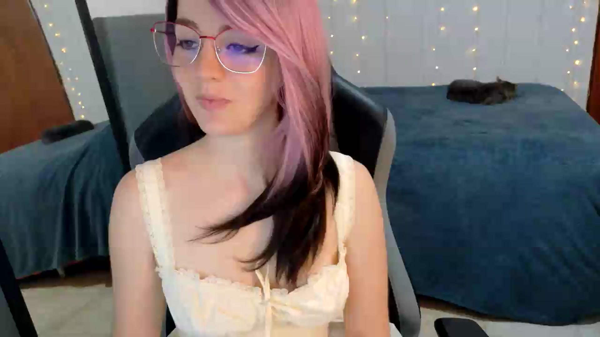 Gallery image thumbnail from Zefyra1's myfreecams stream on, 08/06/2026, 15:11 image 1 of 20