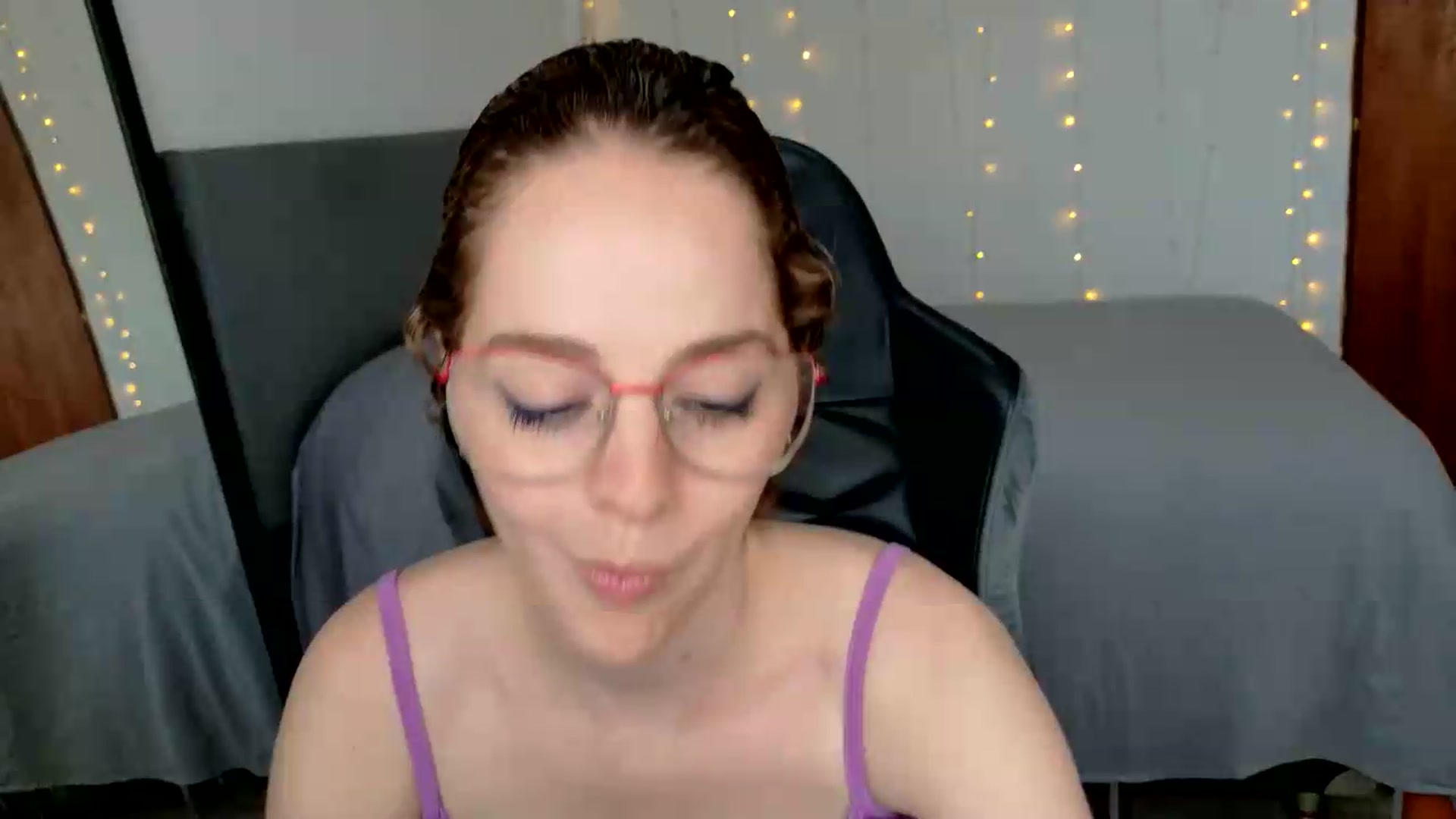 Gallery image thumbnail from Zefyra1's myfreecams stream on, 08/25/2026, 14:53 image 11 of 20