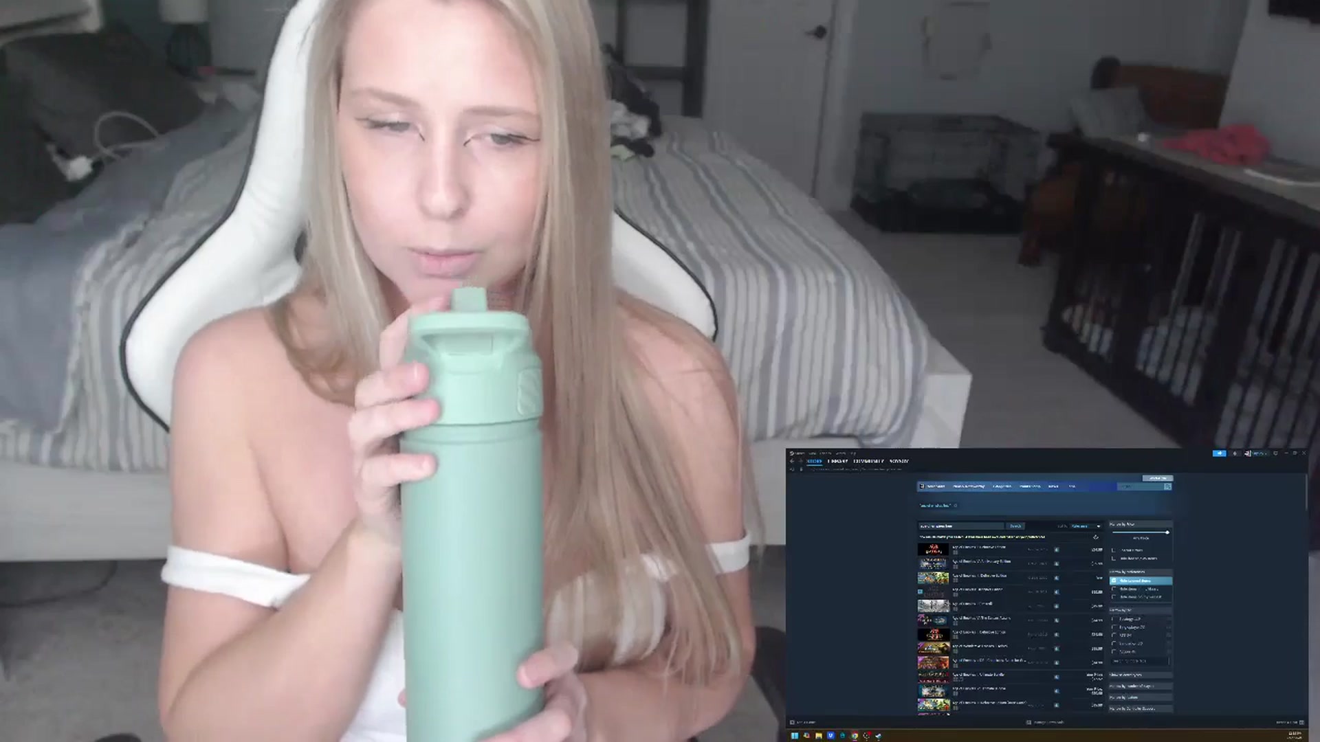 Gallery image thumbnail from ZenZoey's myfreecams stream on, 01/14/2025, 19:13 image 18 of 20