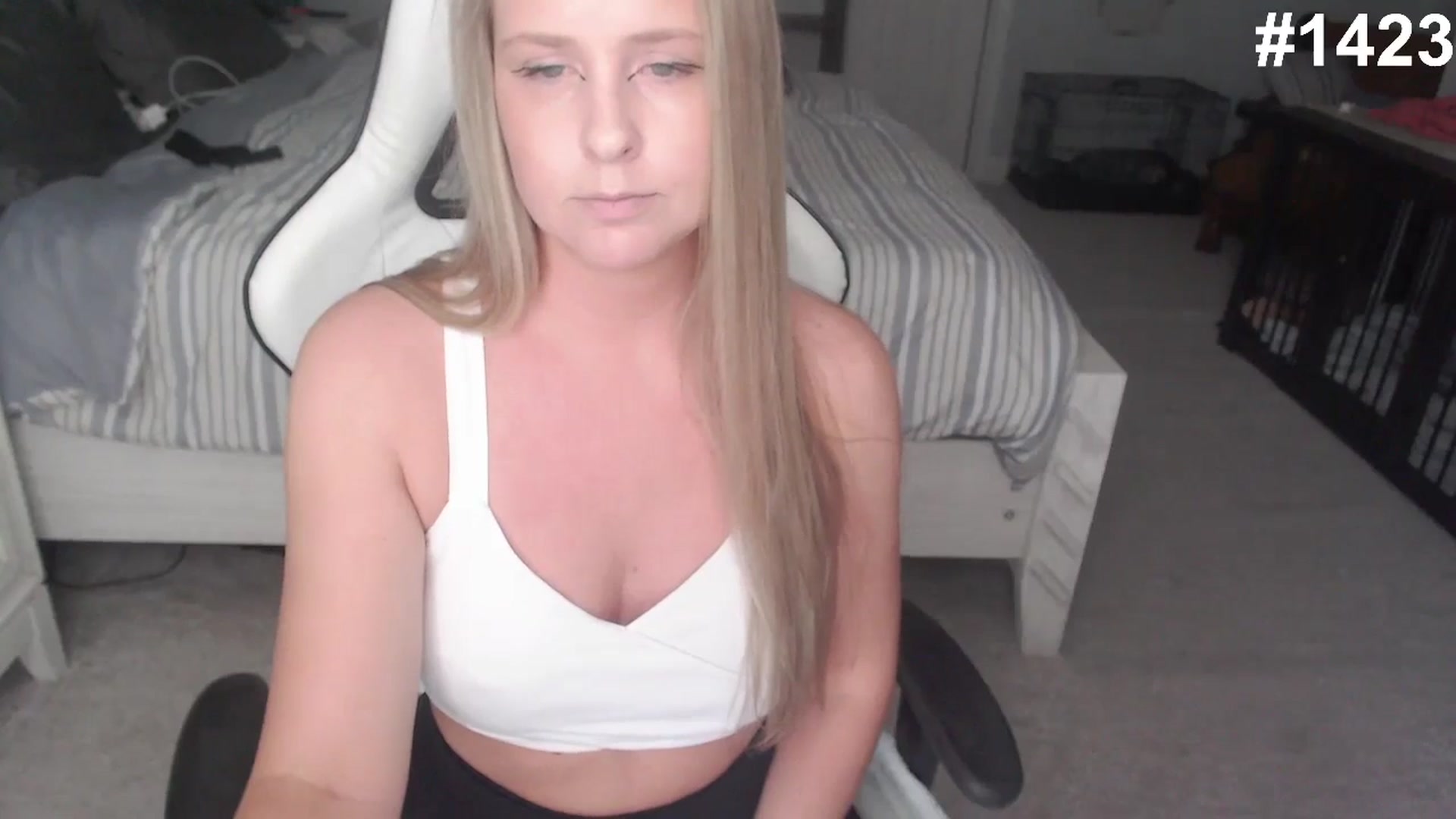 Gallery image thumbnail from ZenZoey's myfreecams stream on, 01/14/2025, 22:39 image 5 of 20