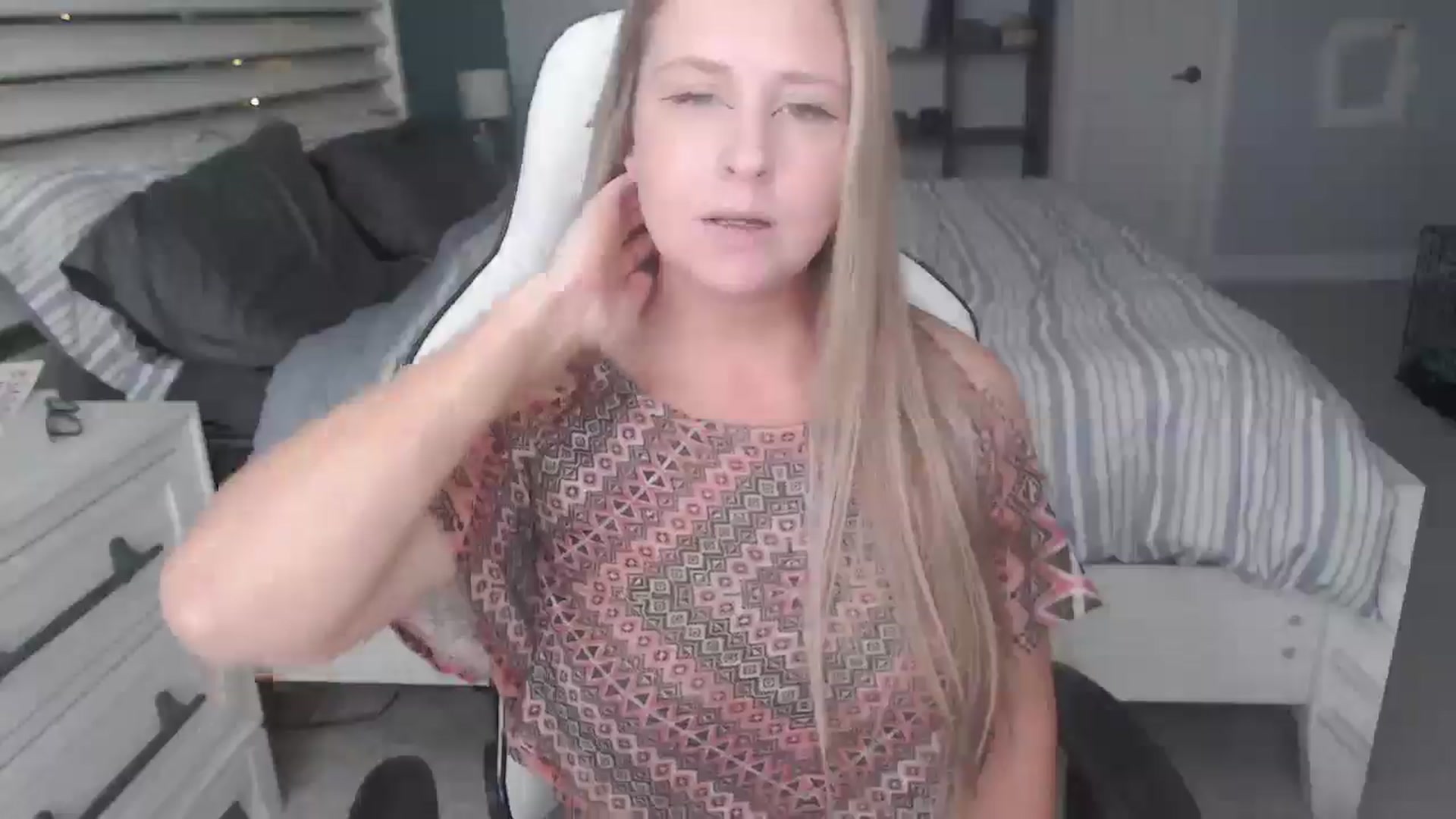 Gallery image thumbnail from ZenZoey's myfreecams stream on, 01/15/2025, 17:19 image 19 of 20