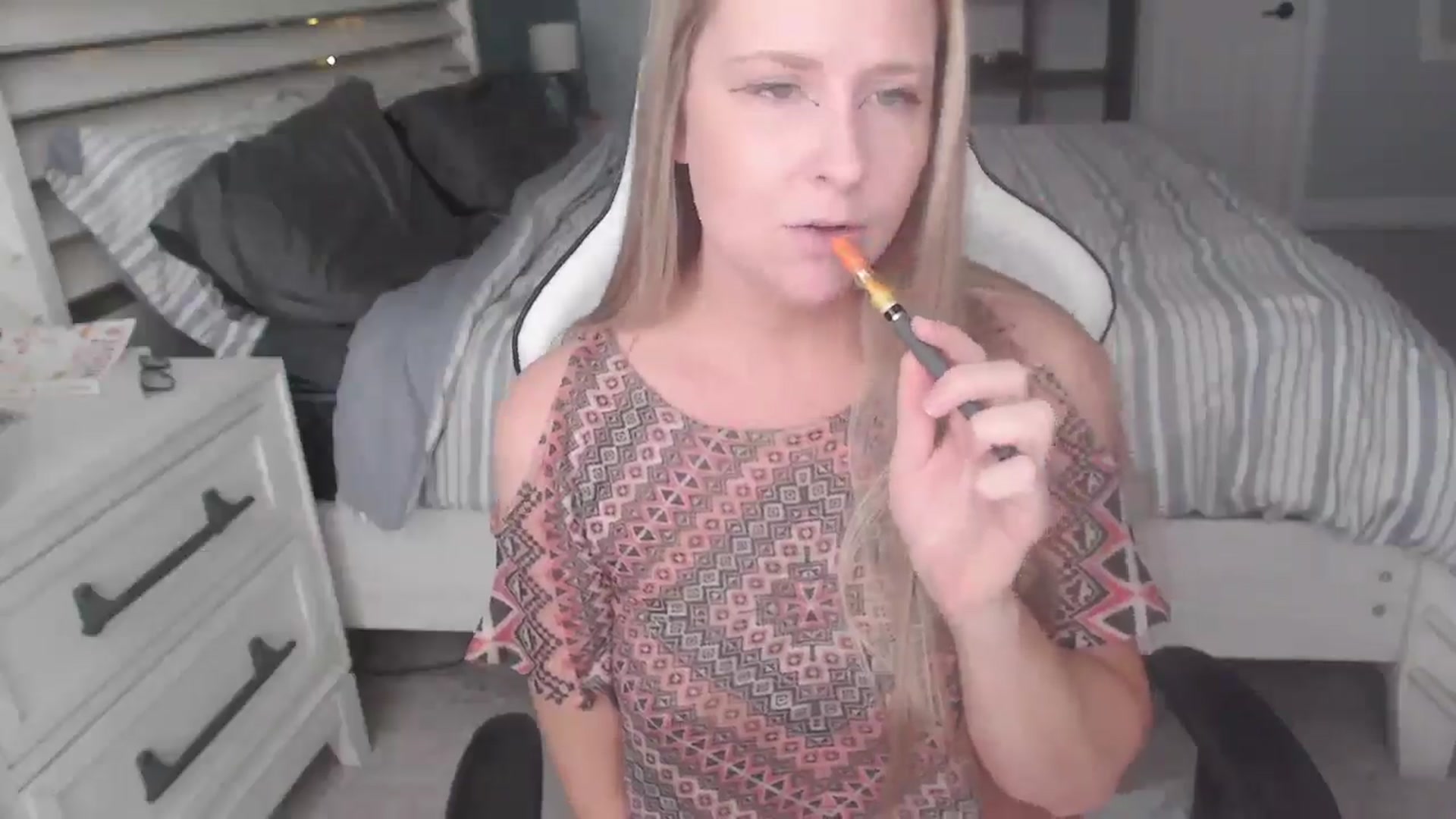 Gallery image thumbnail from ZenZoey's myfreecams stream on, 01/15/2025, 17:19 image 13 of 20