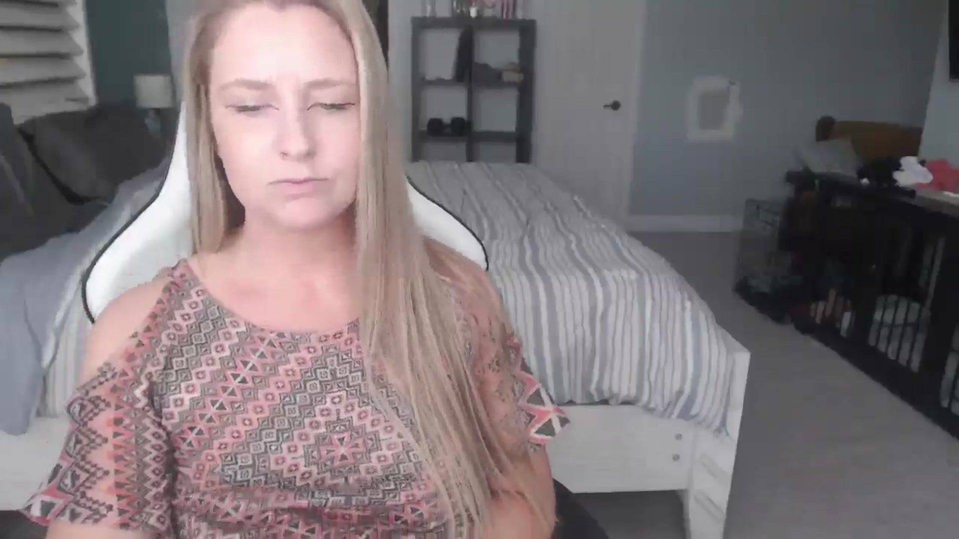 Gallery image thumbnail from ZenZoey's myfreecams stream on, 01/15/2025, 17:19 image 20 of 20