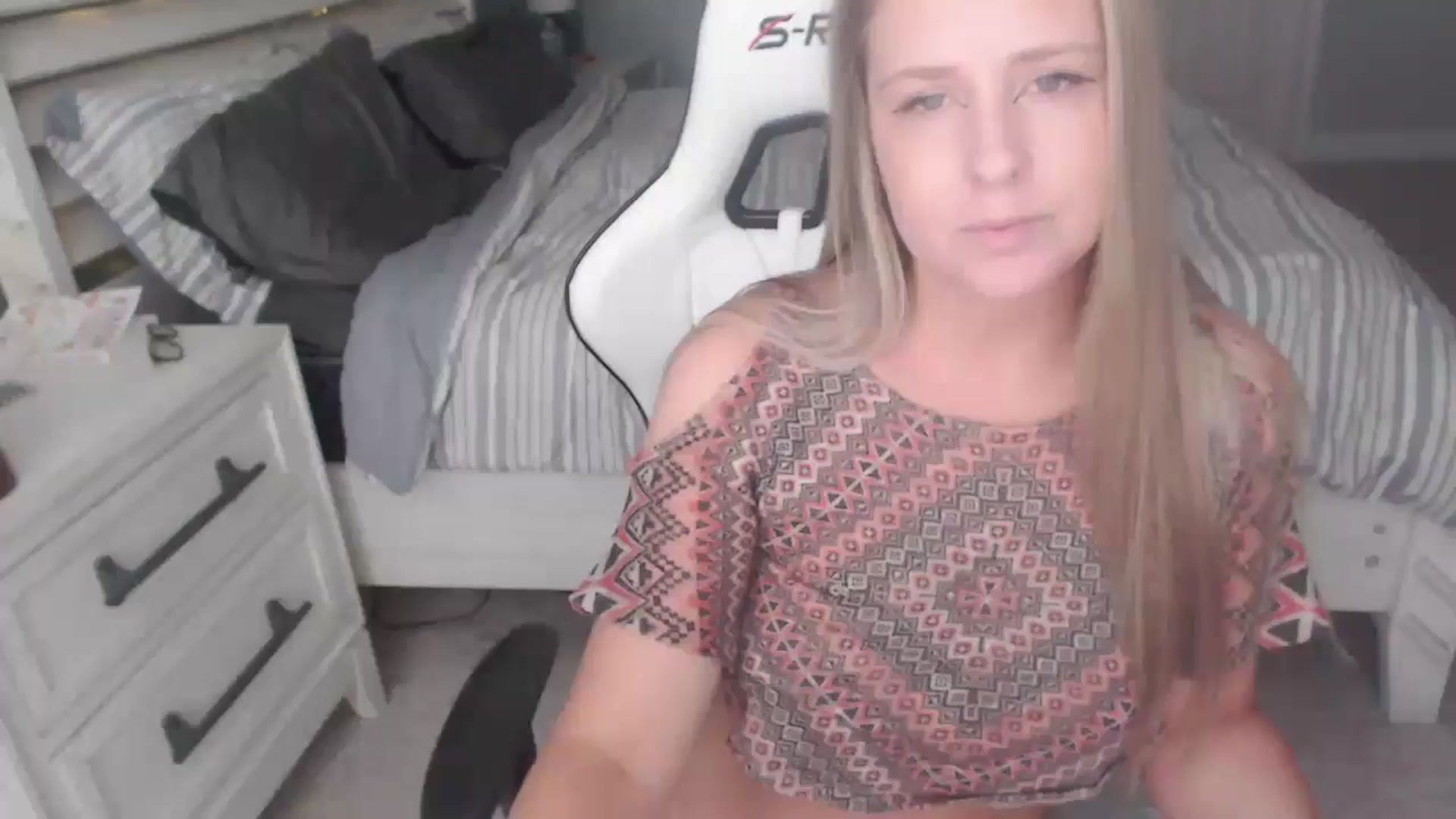 Gallery image thumbnail from ZenZoey's myfreecams stream on, 01/15/2025, 17:19 image 6 of 20